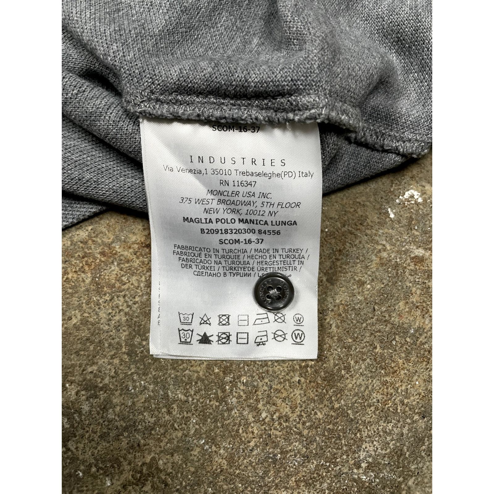 Moncler Moncler Grey Button Up Large Used Size US L / EU 52-54 / 3 - 2 Thumbnail