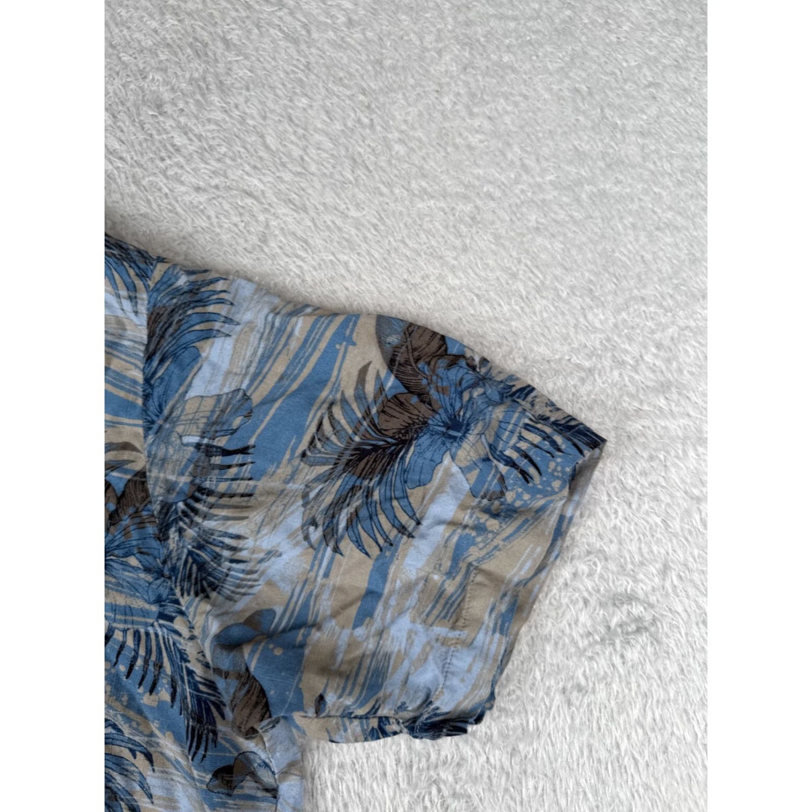 Vintage VINTAGE Natural Issue Button-Up Shirt Men 2XL Floral Palm Rayon Blue Beige Short Sleeve Adult Regular Size 2XL Men’s Clothing Nature Theme Size US XXL / EU 58 / 5 - 2 Thumbnail