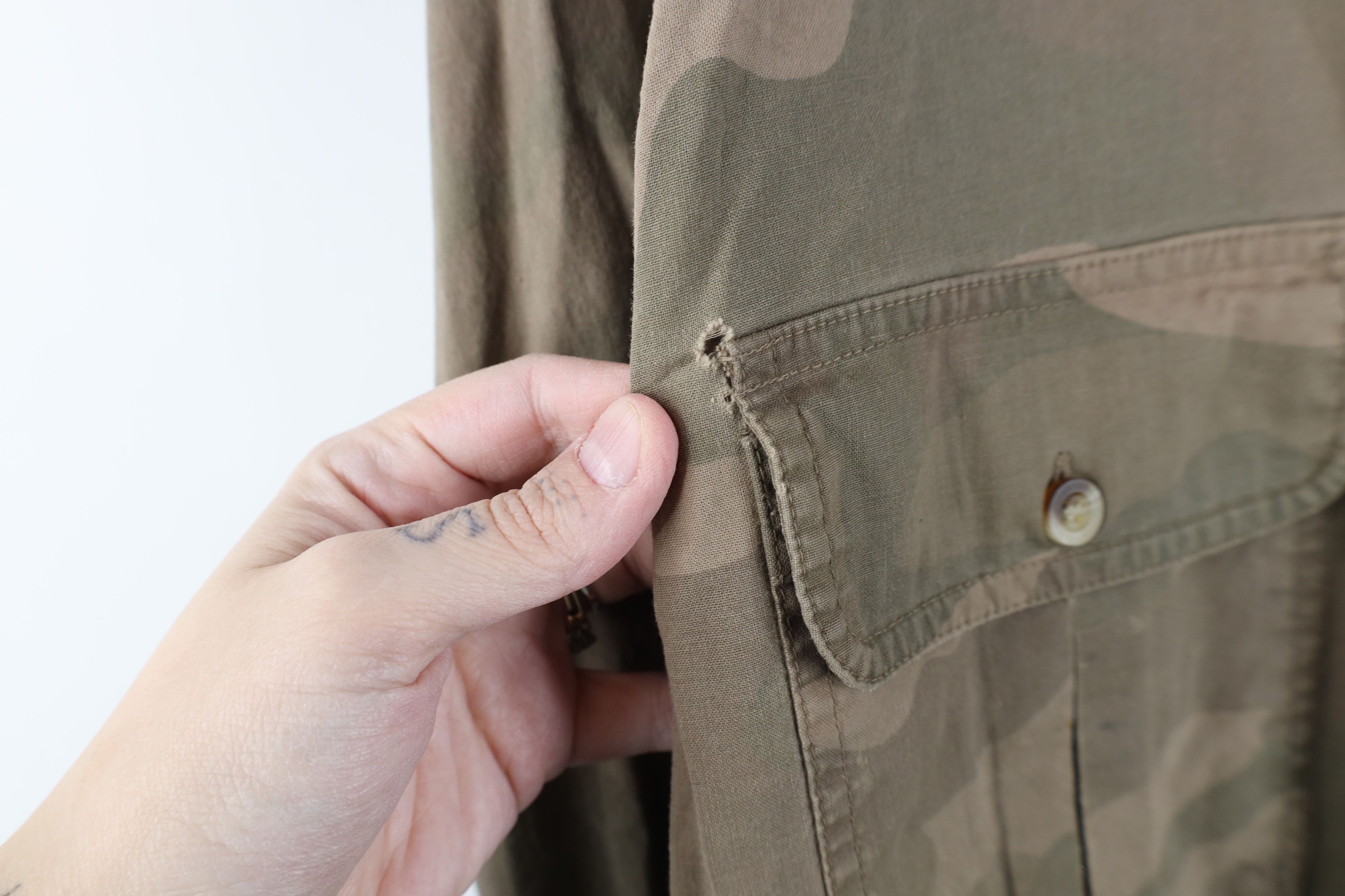 Vintage Vintage Streetwear Double Pocket Camouflage Button Shirt Size US XXL / EU 58 / 5 - 7 Thumbnail