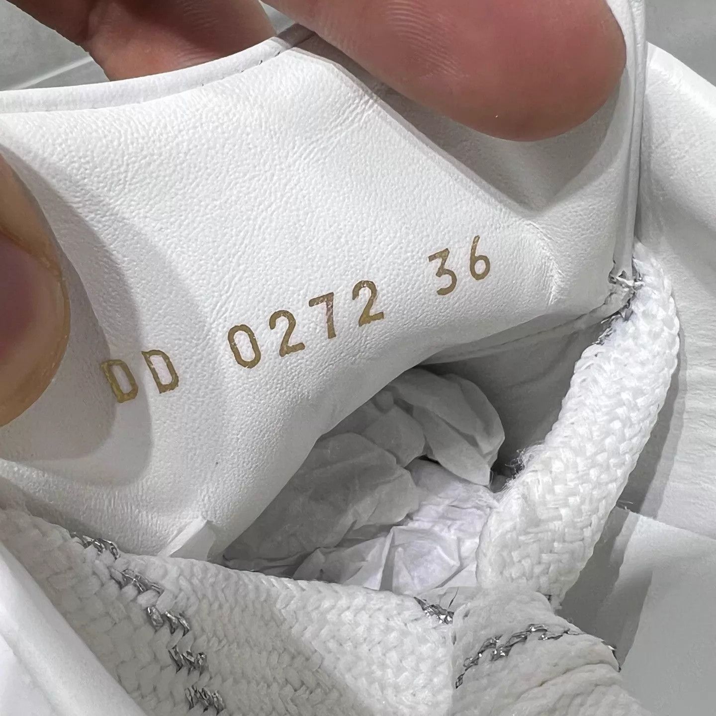 Louis Vuitton LV Time Out Sneaker Silver White Embossed UK2 Size US 5.5 / IT 35.5 - 8 Thumbnail