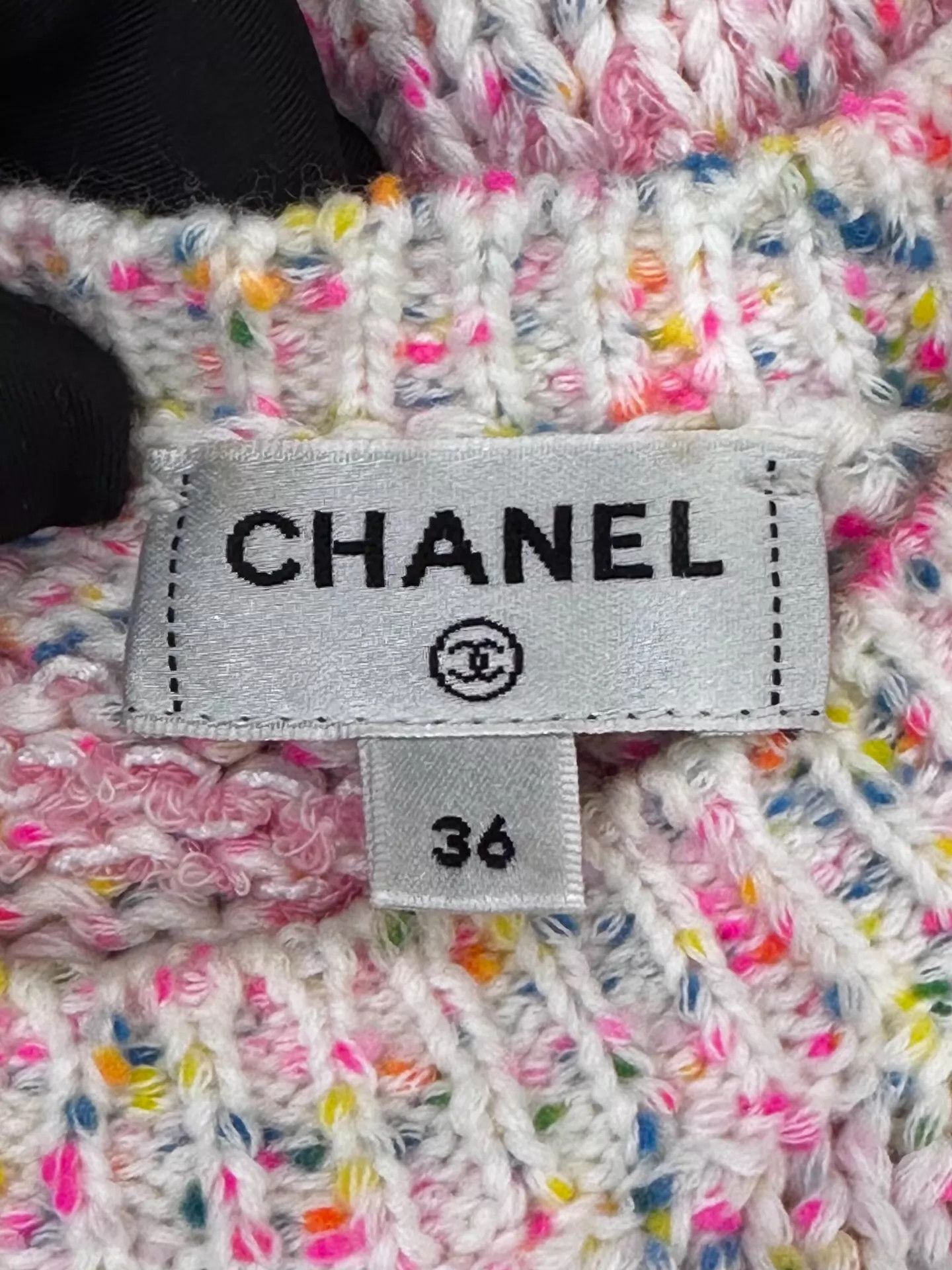 Chanel Chanel pink heart logo colorful tweed short knit sweater 36 Size XS / US 0-2 / IT 36-38 - 5 Thumbnail
