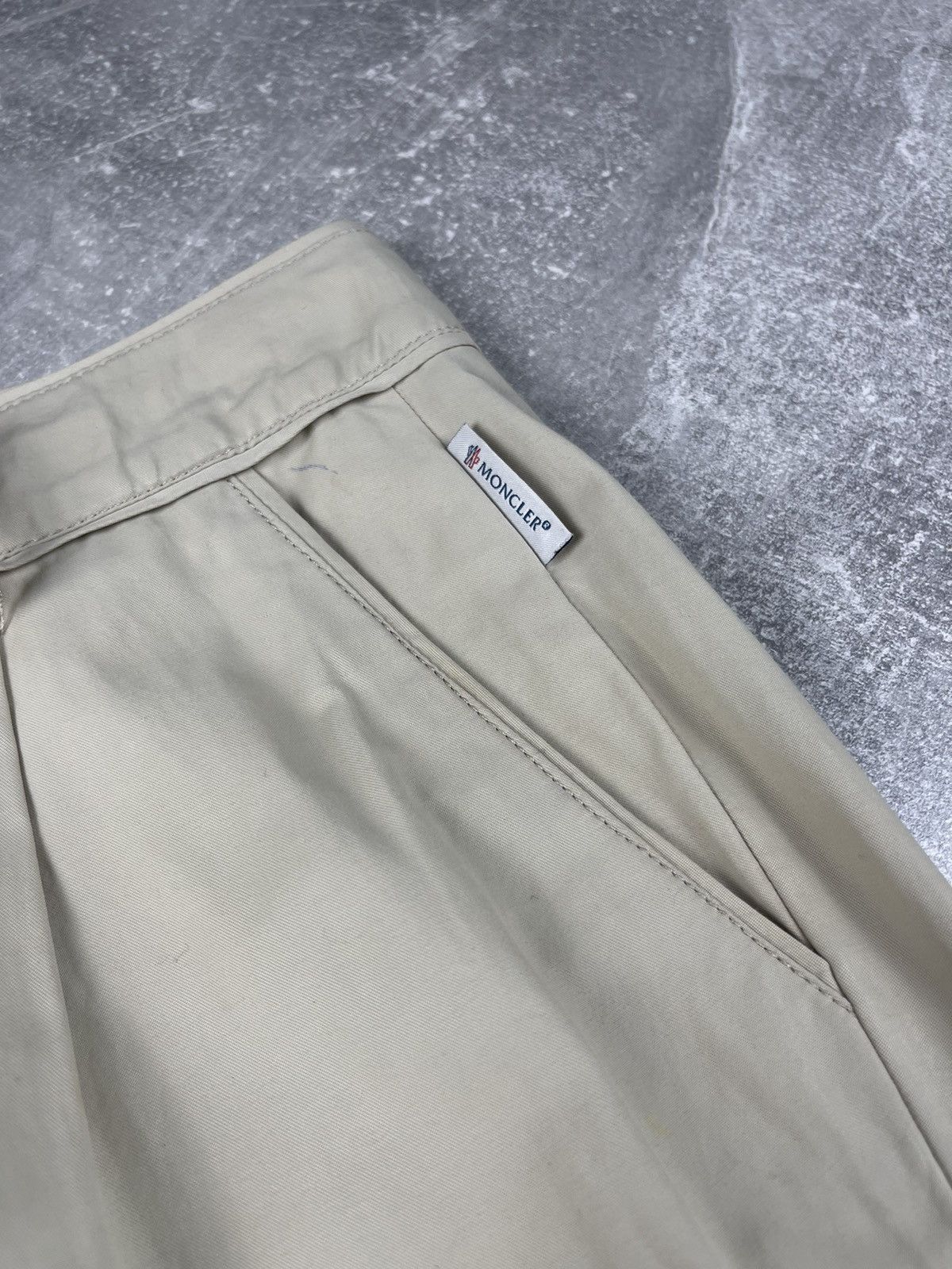 Moncler × Vintage Moncler Vintage Beige Womans Breeches Shorts Size 27" / US 4 / IT 40 - 4 Thumbnail