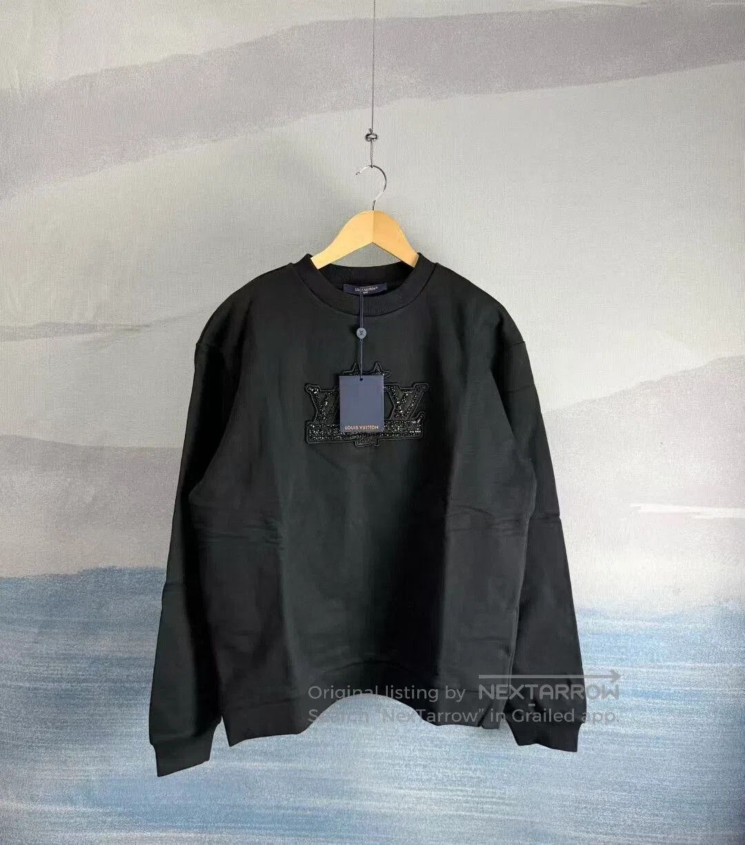 Louis Vuitton louis vuitton black logo sweatshirt with obsidian. Size US L / EU 52-54 / 3 - 1 Thumbnail