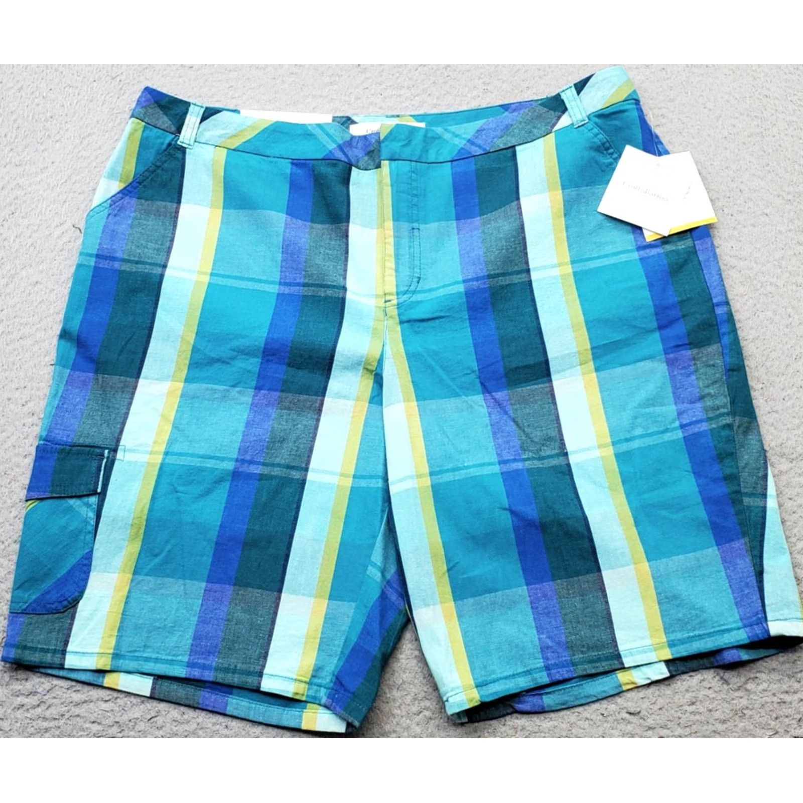 Croft & Barrow Croft & Barrow Chino Shorts Women 18 Multicolor Plaid Comfort Stretch Hook & Eye Size 40" / US 18 - 2 Thumbnail