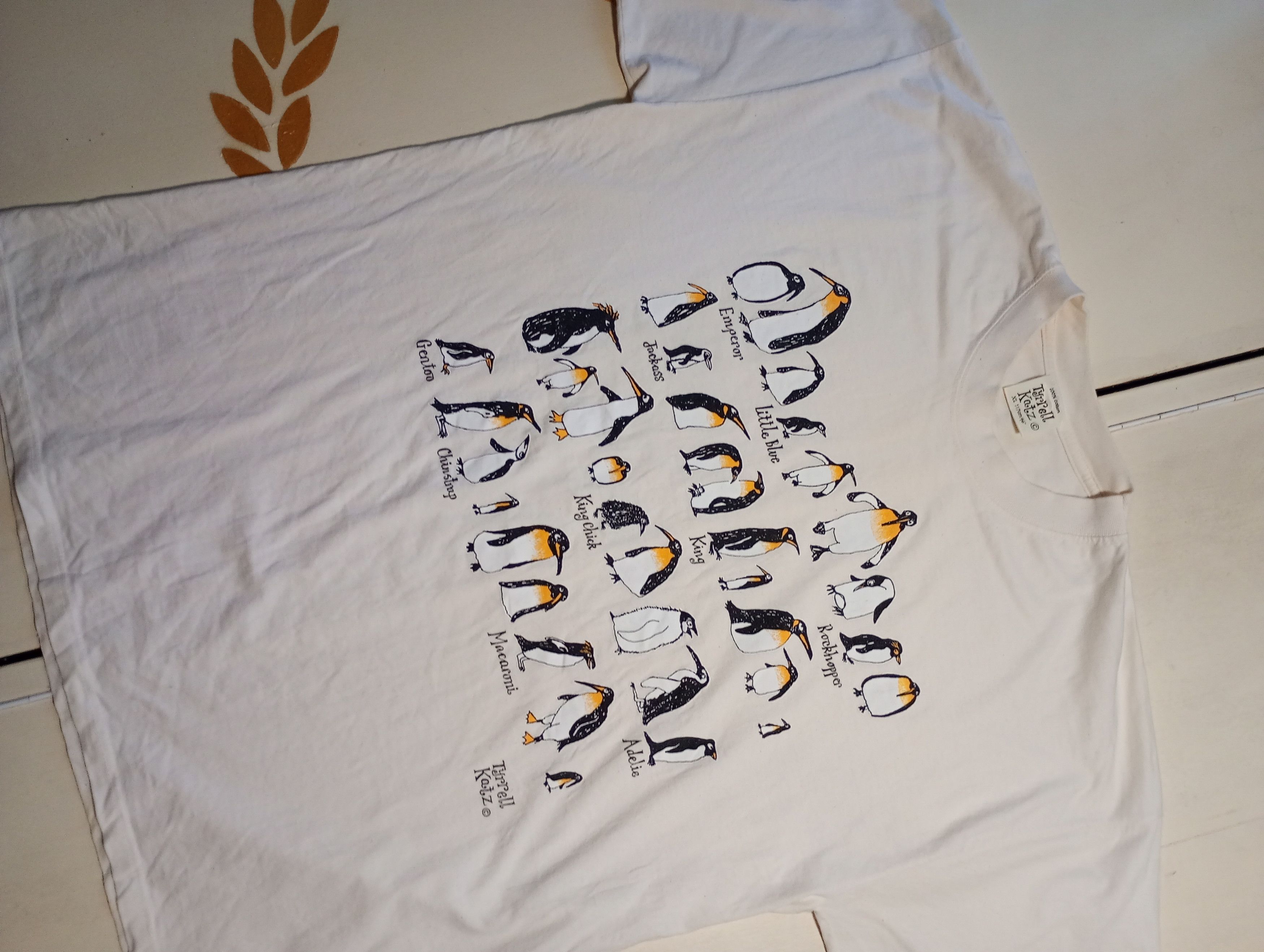 Vintage Tyrrel Katz Penguins Printed T-Shirt Vintage Size US XL / EU 56 / 4 - 6 Thumbnail