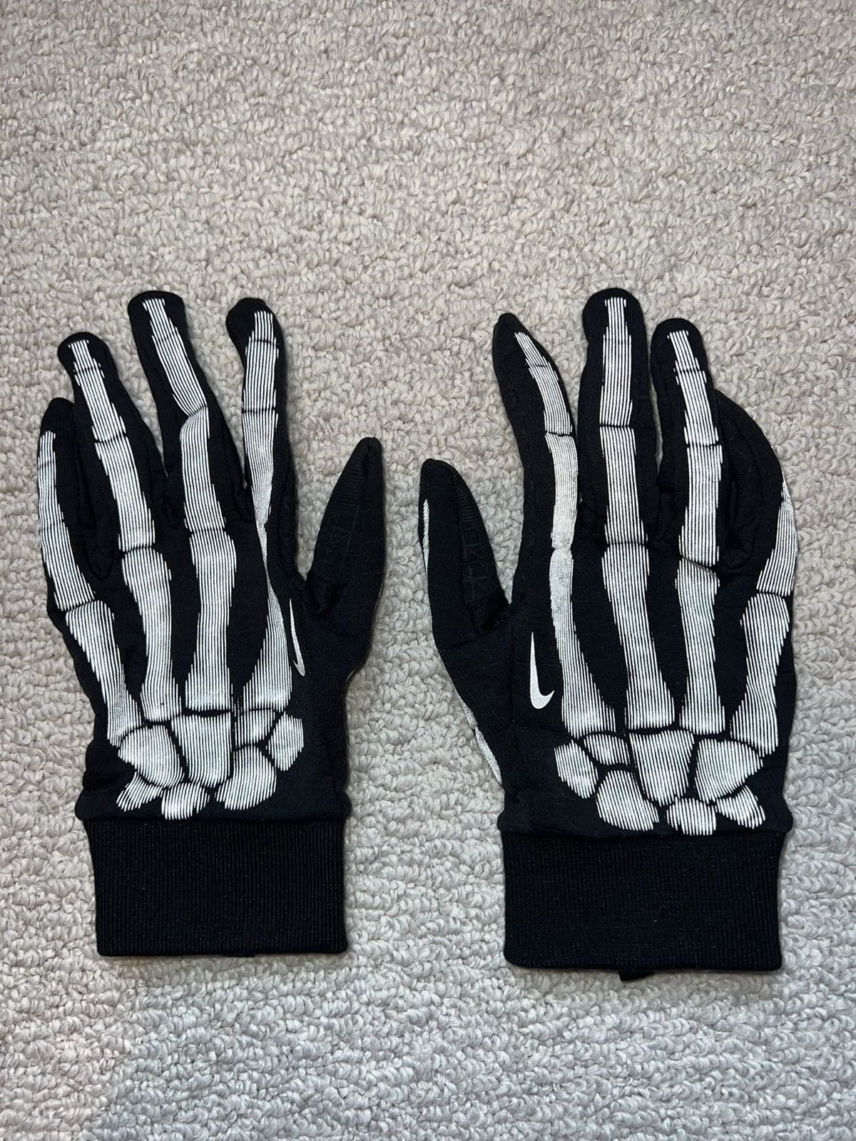 Nike Nike skeleton running gloves | Grailed