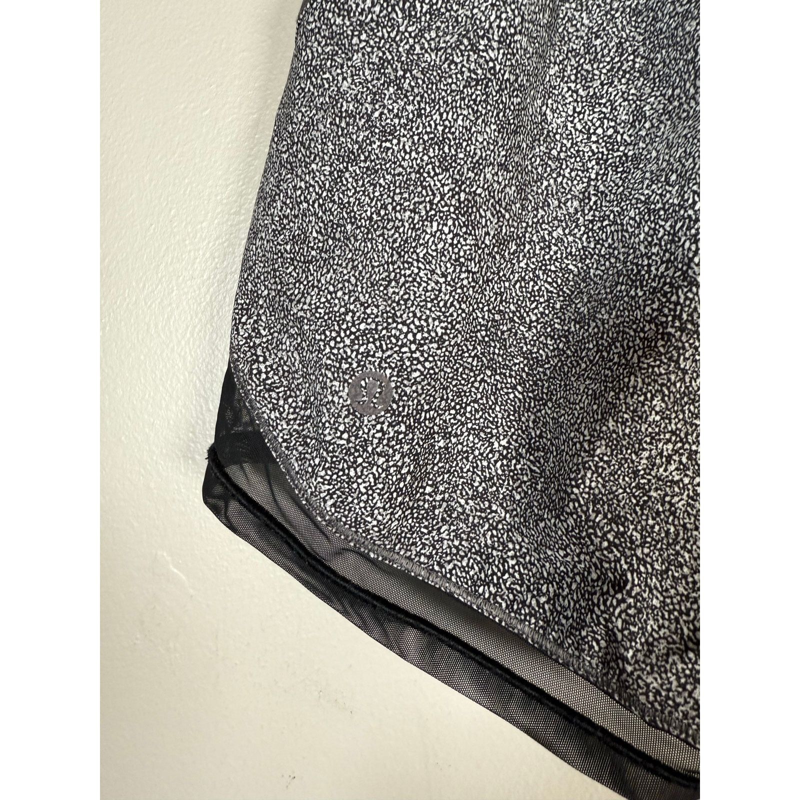 Lululemon Lululemon Two With One Short (Reversible 3") size 4 Size 27" / US 4 / IT 40 - 6 Thumbnail