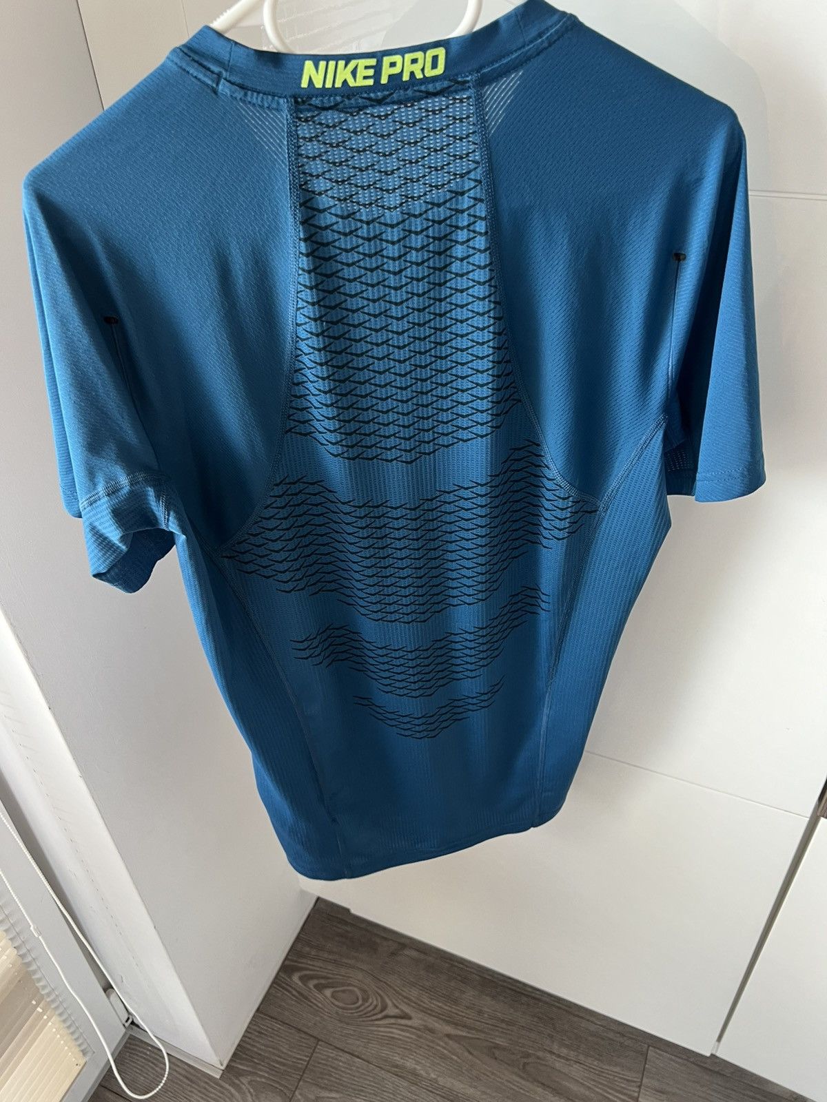 Nike ‼️Nike Pro Combat Hypercool Pitted Onyx Tyle Gym T-Shirt‼️ Size US S / EU 44-46 / 1 - 8 Thumbnail