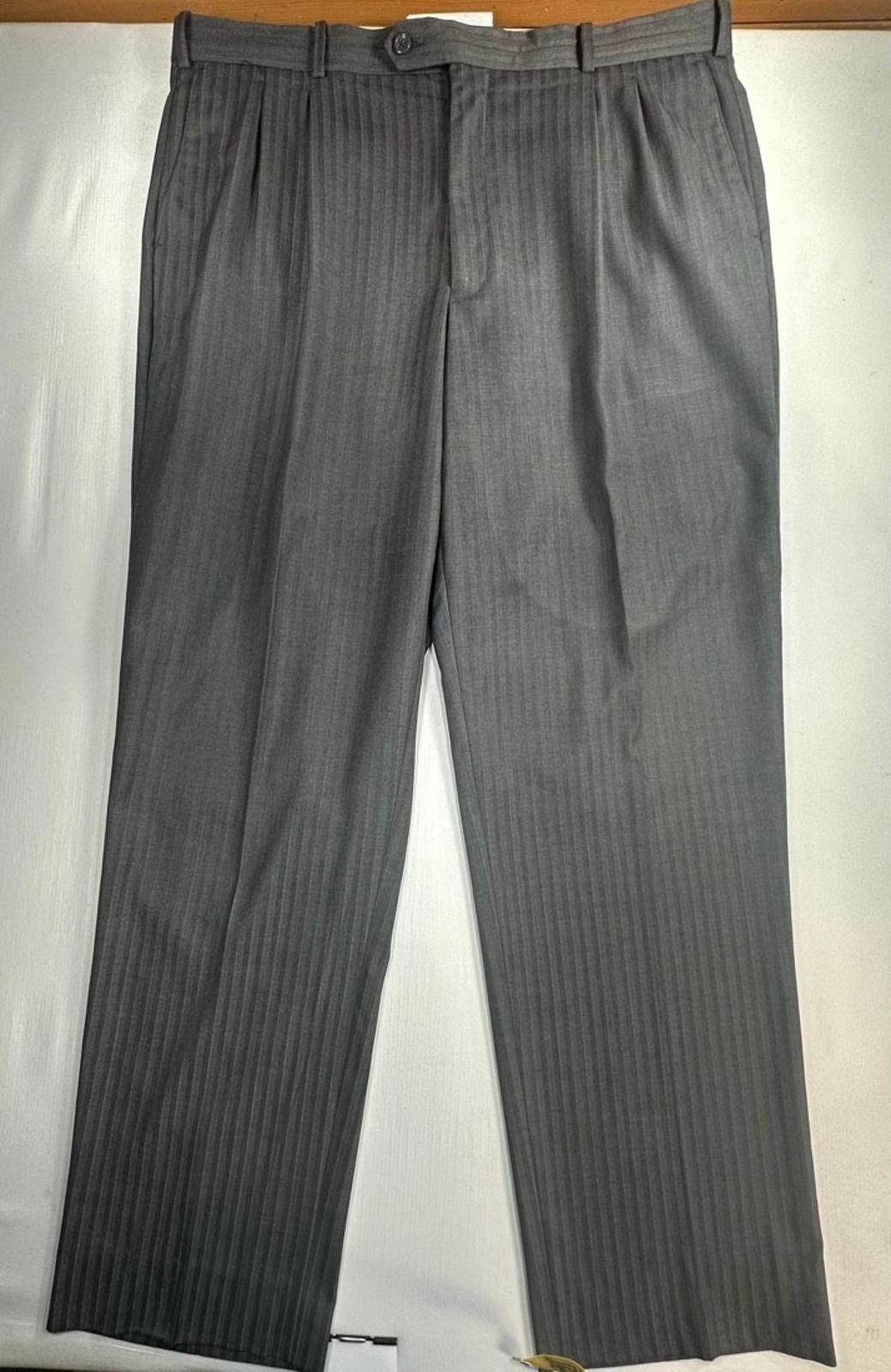 Other Luca Rossi Pleated Pinstripe Gray Dress Pants Men's 40/34 Size US 40 / EU 56 - 1 Thumbnail