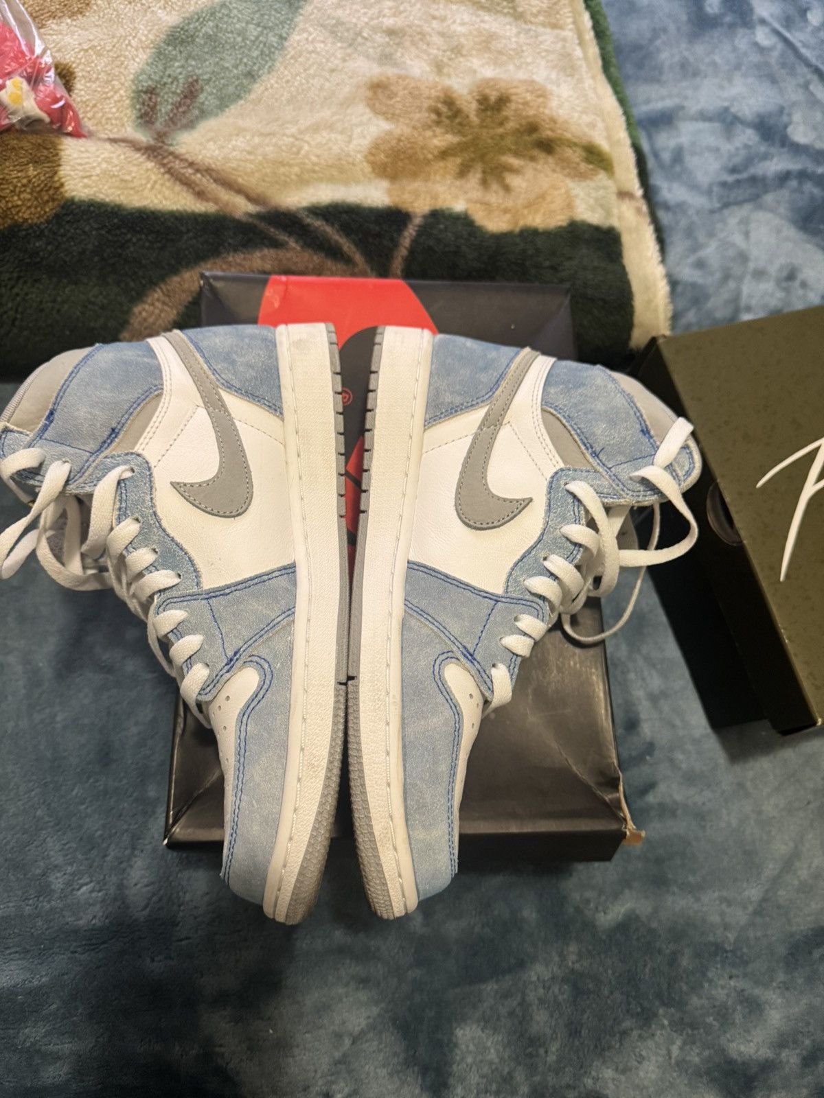 Nike Jordan 1 hyper royal Size US 9 / EU 42 - 3 Thumbnail