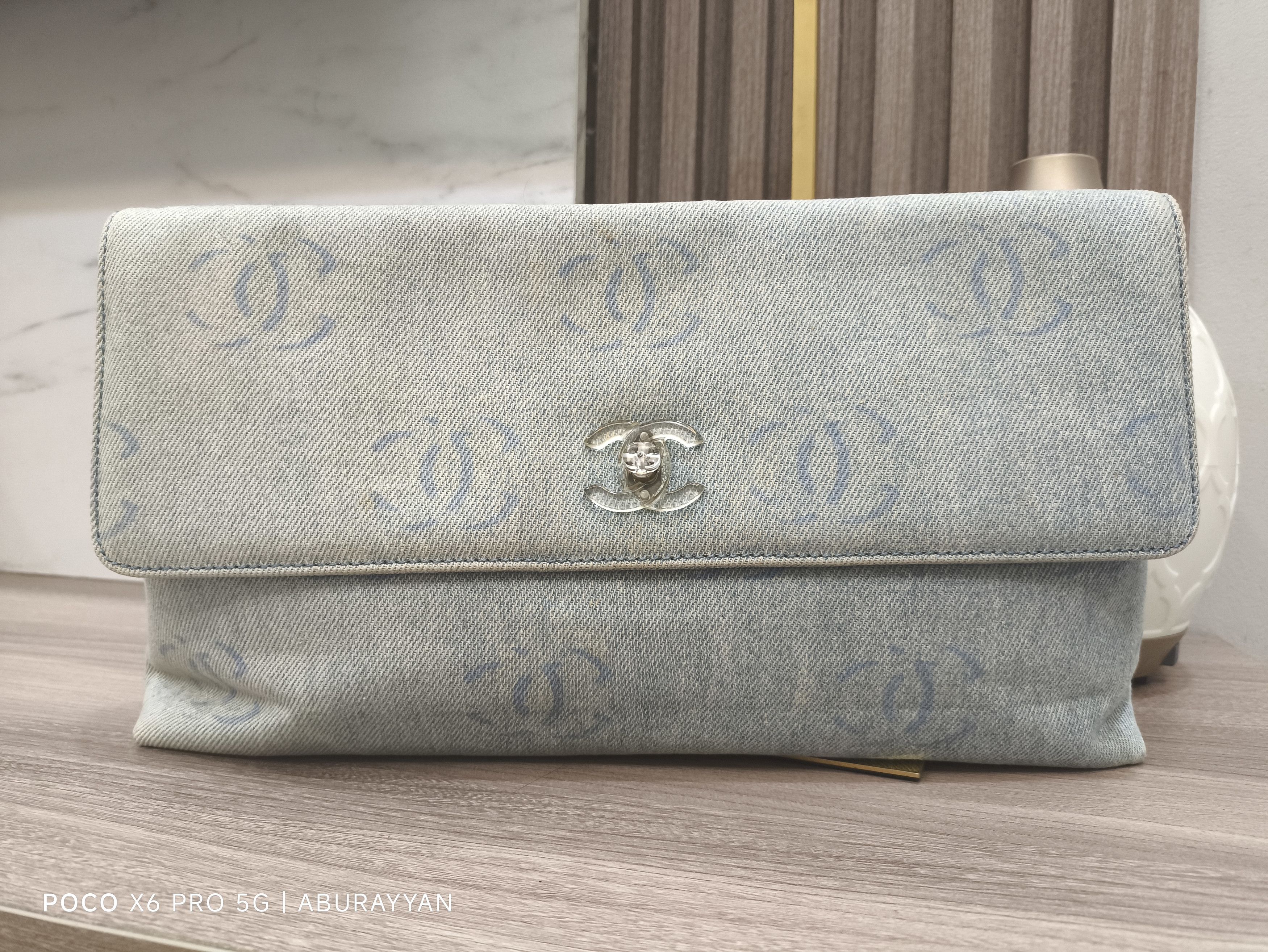 Chanel Chanel Blue CC Signature Denim Vintage Clutch Size ONE SIZE - 1 Thumbnail
