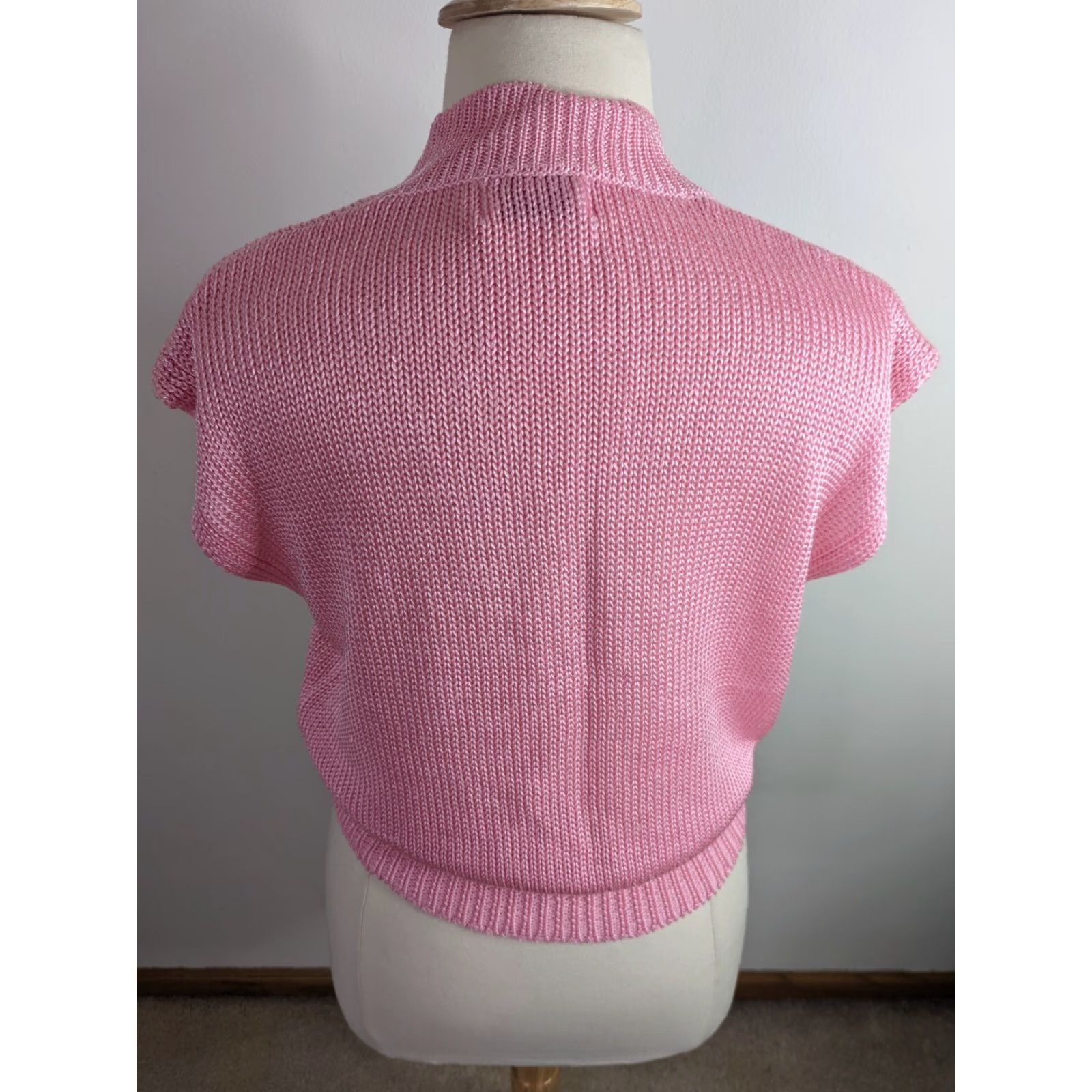 Vintage VINTAGE Pink Knit Sweater Vest V Neck Cap Sleeve Size Large 14/16 S10 Regular Women Fall Winter USA 80s Fashion Vest Mens Womens Girls Boys Size L / US 10 / IT 46 - 3 Thumbnail