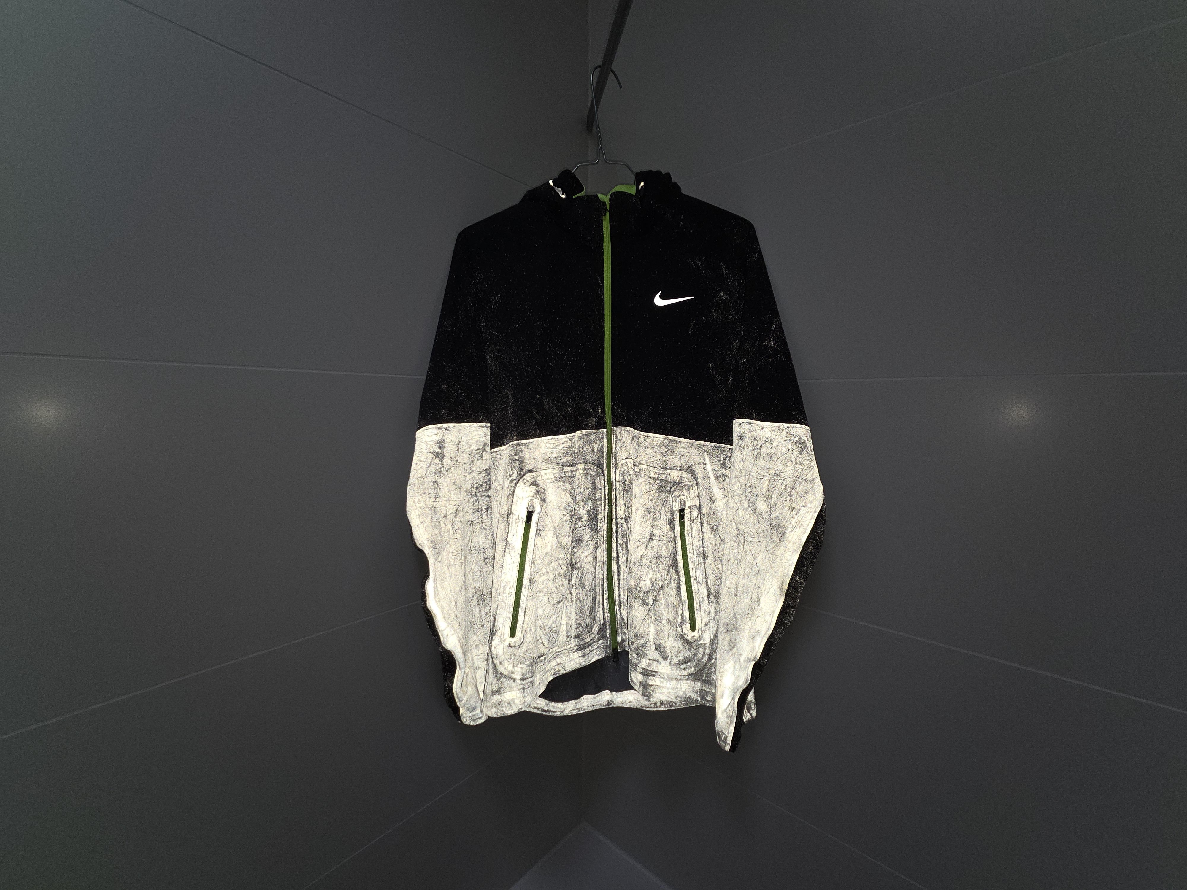 Nike shield flash reflective 3M