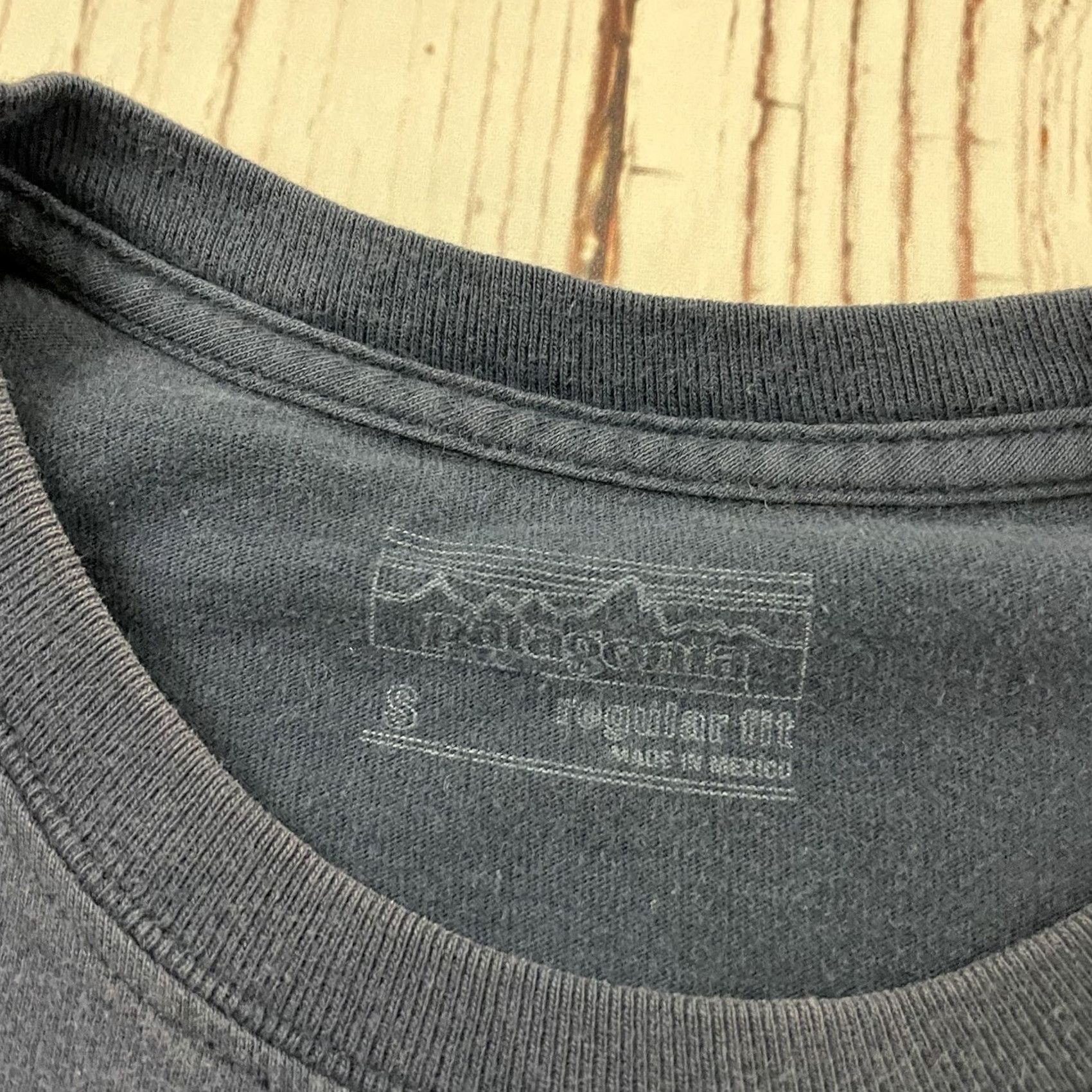 Patagonia Patagonia T-Shirt Regular Fit Short Sleeve Men's Small Blue Fitz Roy Logo Shirt Mens Small Blue Size US S / EU 44-46 / 1 - 3 Thumbnail