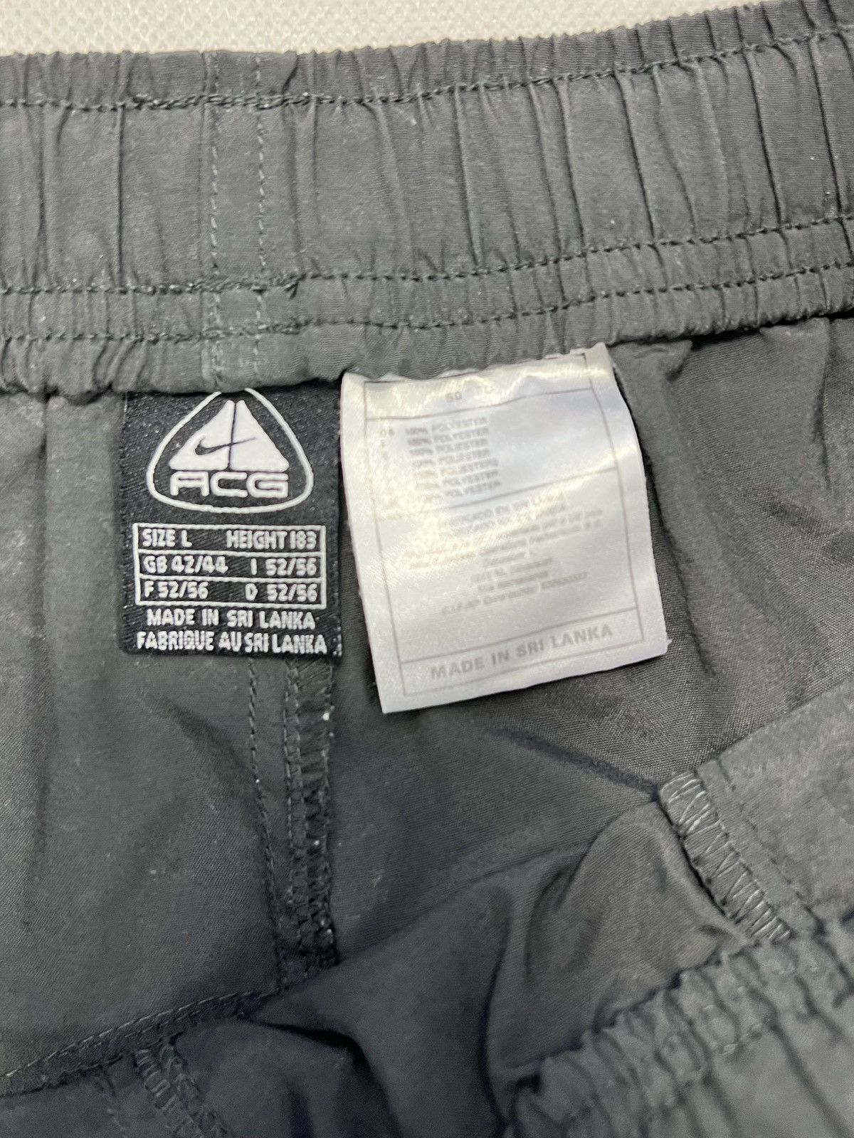 Nike Cargo Shorts Nike ACG Vintage 90’s 00’s Size US 34 / EU 50 - 2 Thumbnail