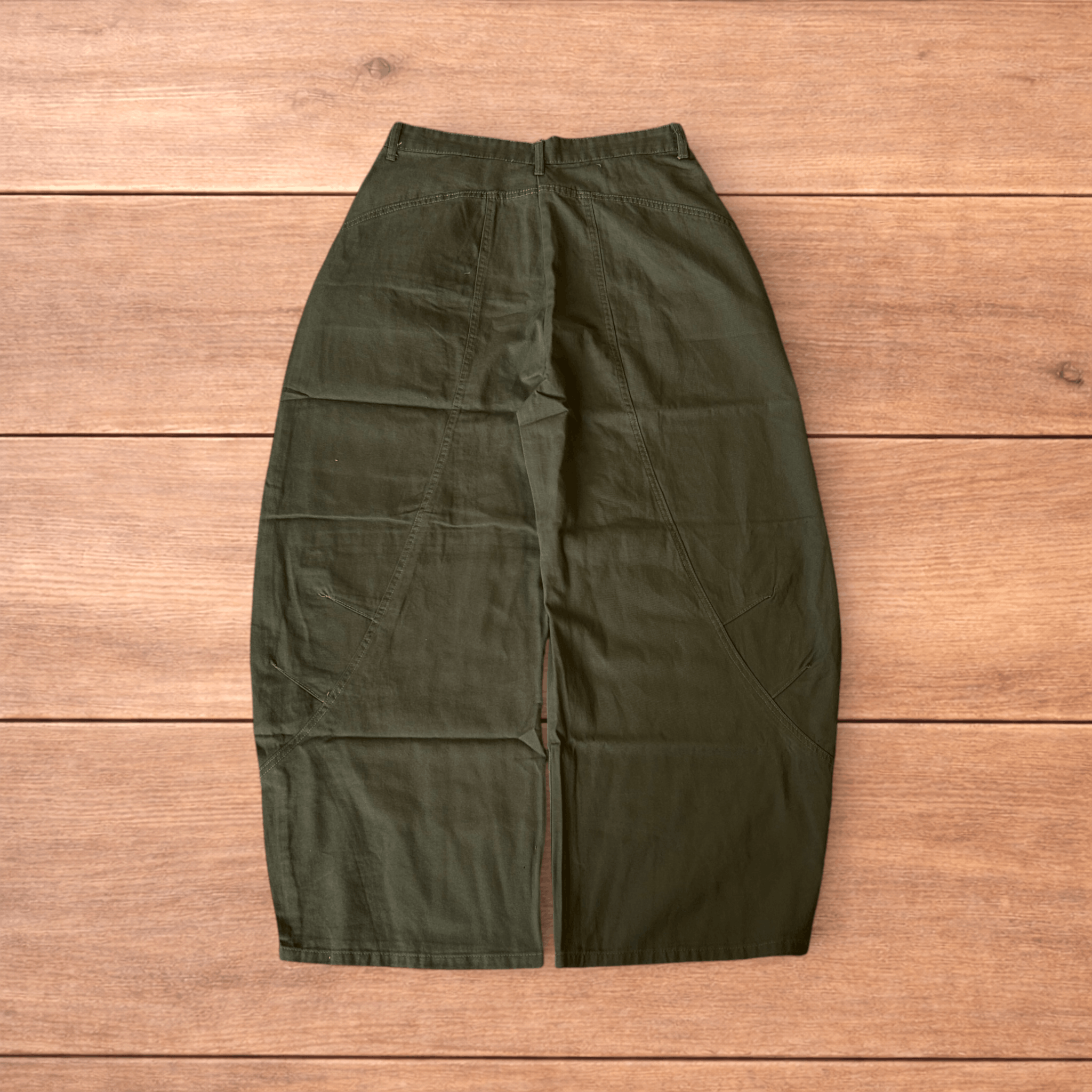 Japanese Brand Vintage Military style baggy wide cargo trousers in khaki. Size US 32 / EU 48 - 2 Thumbnail