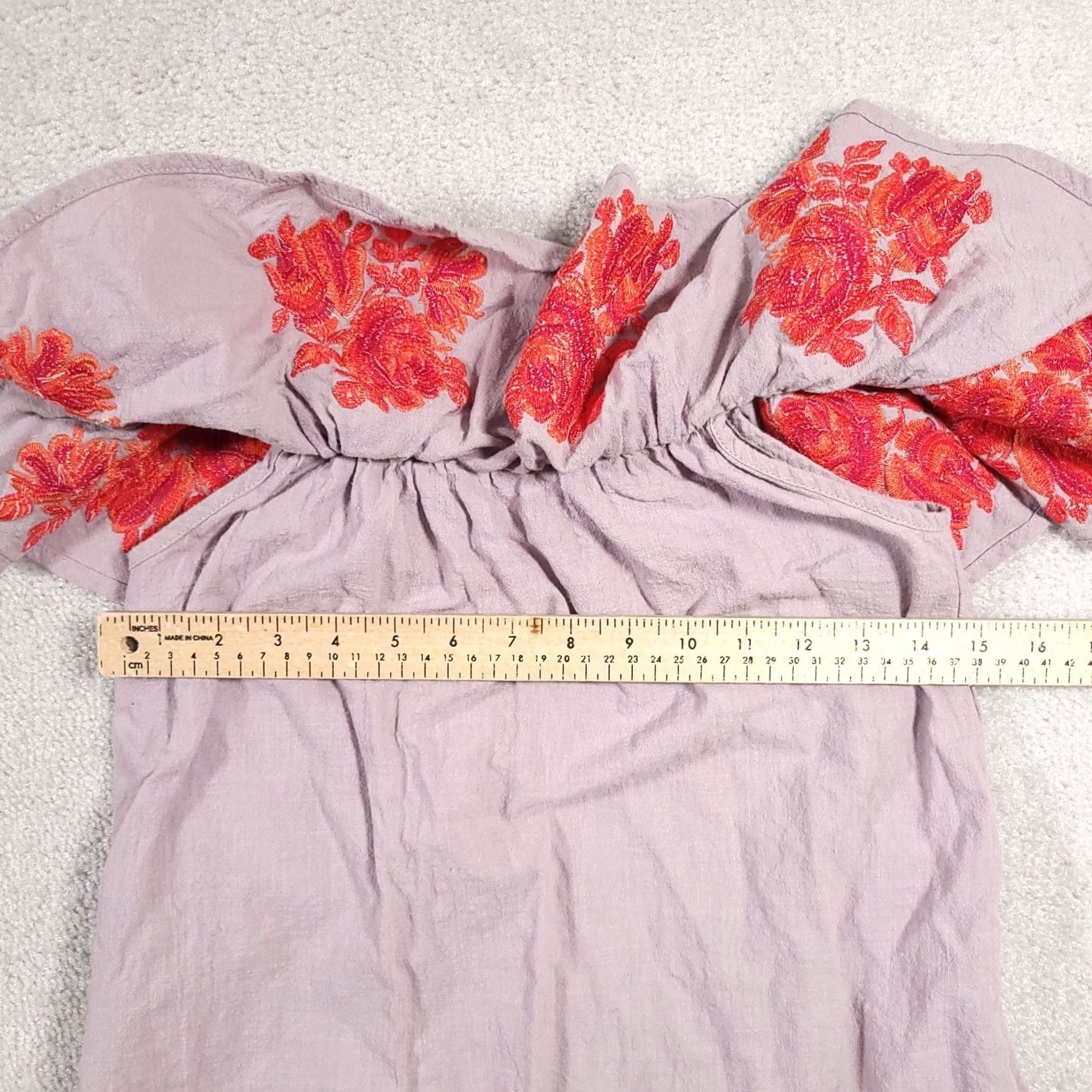 Vintage UMGEE Shirt Dress Women's Small Gray Embroidered Flowers Pockets Off Shoulder Flutter Sleeve Short Ruffle Shift Dress Casual Size 28" / US 6 / IT 42 - 4 Thumbnail