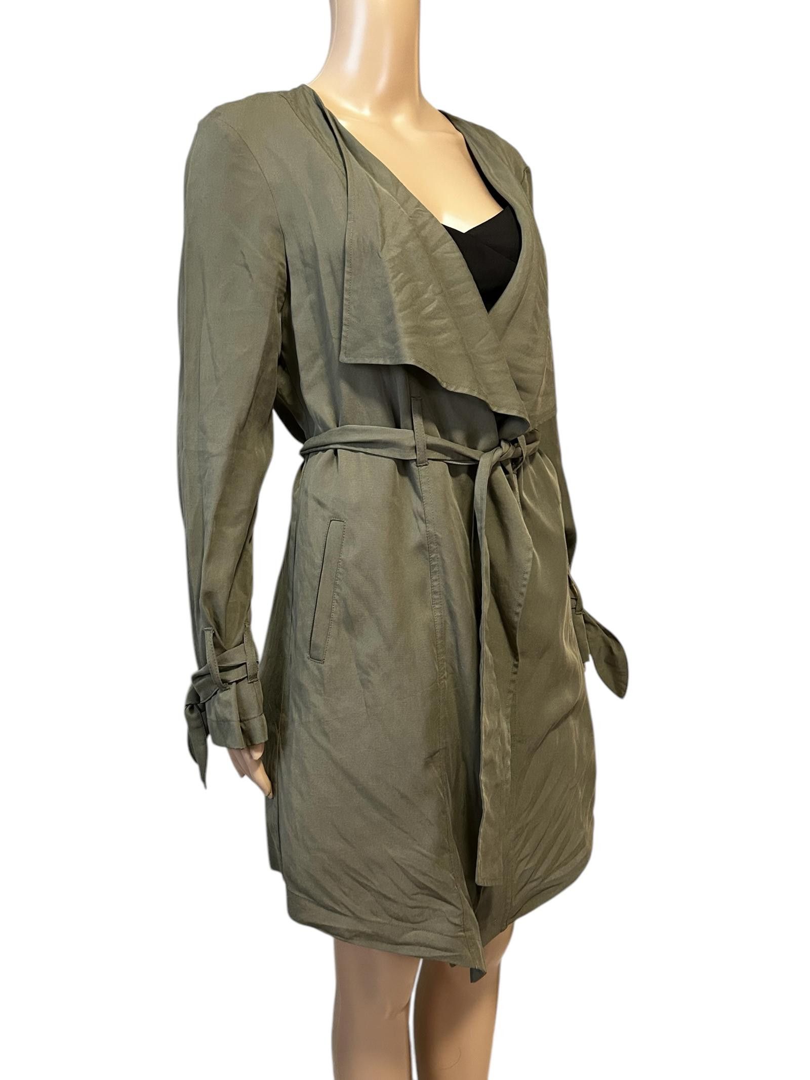 Designer Chic Olive Green Trench Coat – Elegant Layered Style Size M / US 6-8 / IT 42-44 - 3 Thumbnail