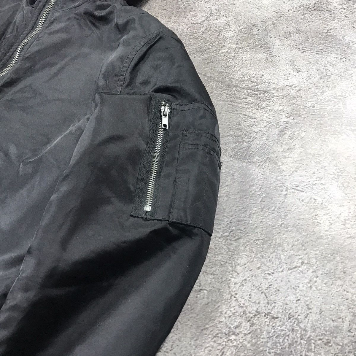 Vintage Vintage Y2K Quilted Bomber Jacket Hood Streetwear Logo S Size US S / EU 44-46 / 1 - 3 Thumbnail