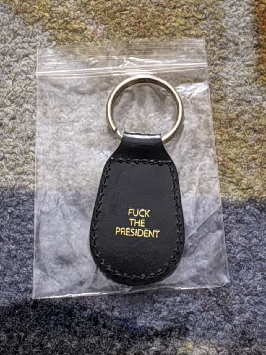 Supreme Supreme Pledge Allegiance Keychain Size ONE SIZE - 2 Thumbnail