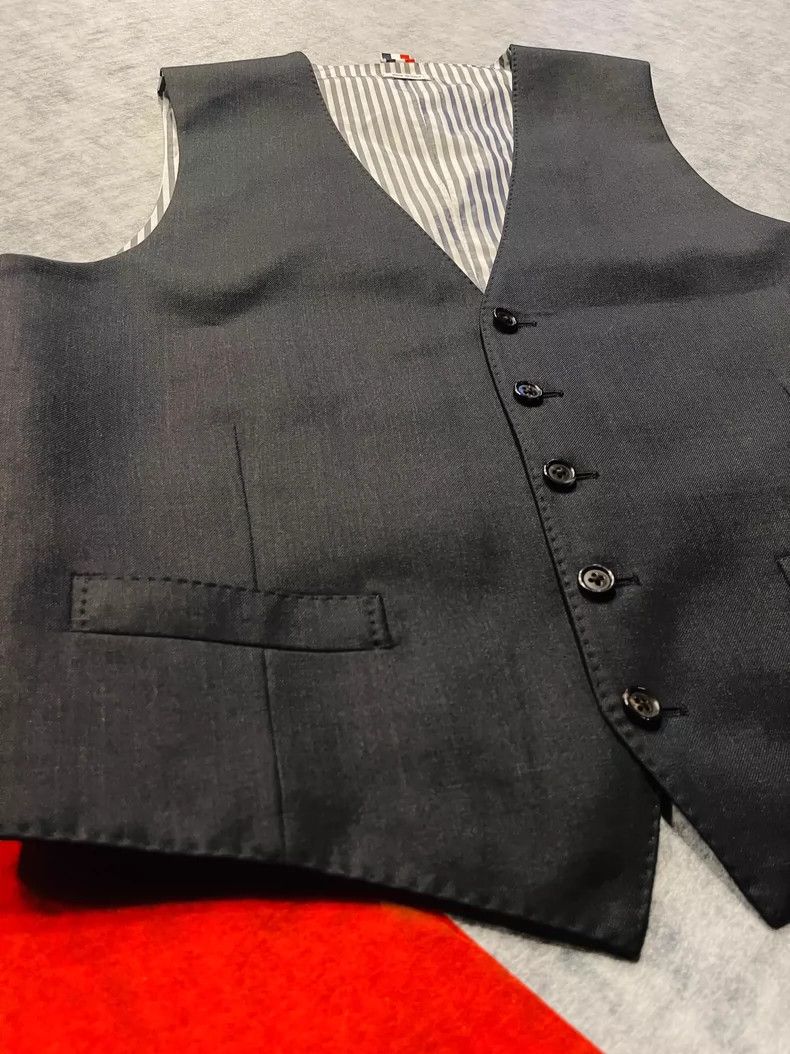 Thom Browne Thom Browne Size 3Suit vest carbon black dark grey suit 250 Size US L / EU 52-54 / 3 - 4 Thumbnail