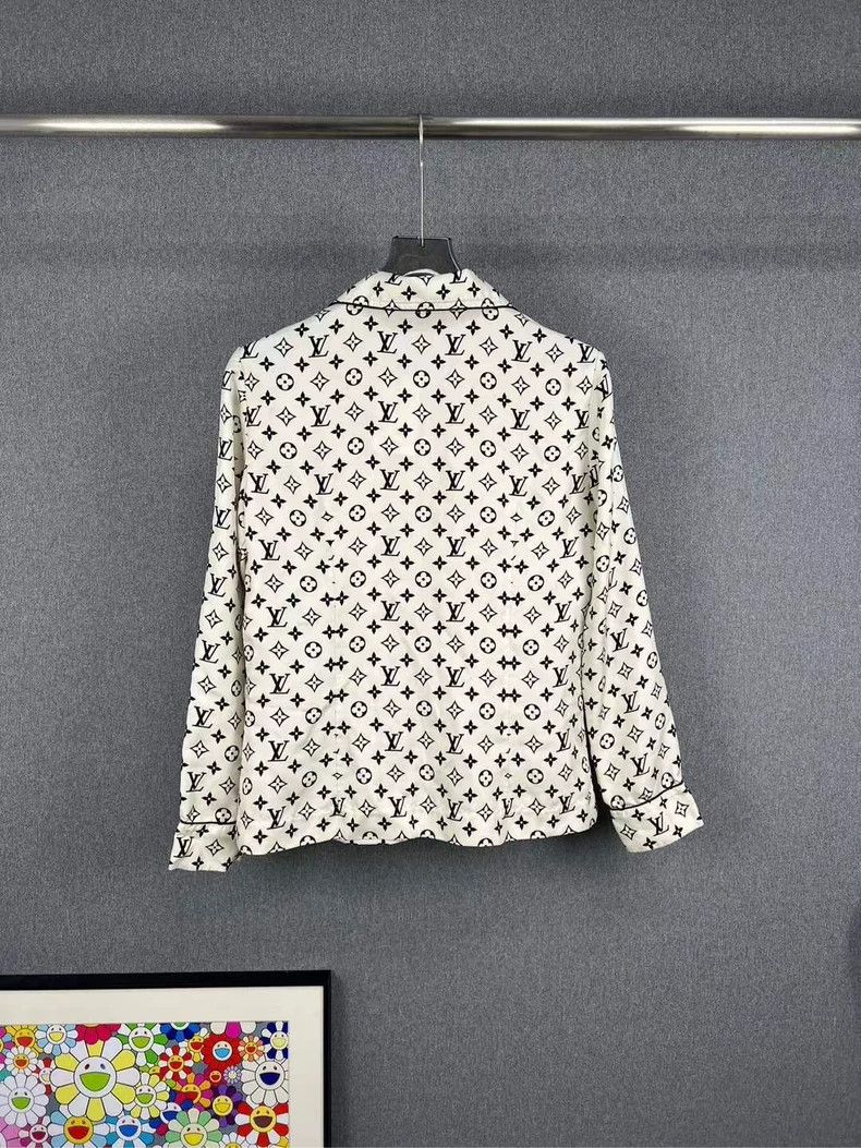 Louis Vuitton Louis Vuitton Silk shirt full of presbyopia shirt Size XS / US 0-2 / IT 36-38 - 2 Thumbnail