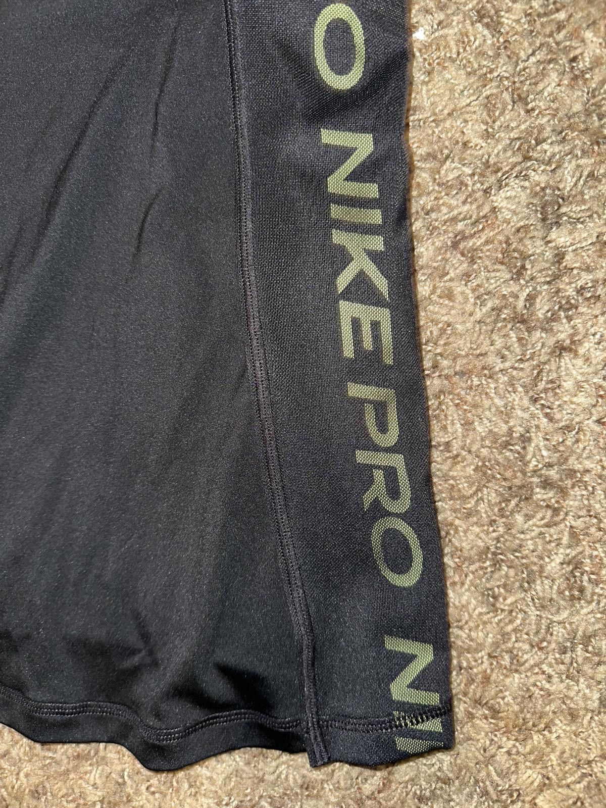 Nike Nike Pro Women's Size Large Dri-Fit High-Waisted 3" Training Skort Sample Size 28" / US 6 / IT 42 - 5 Thumbnail