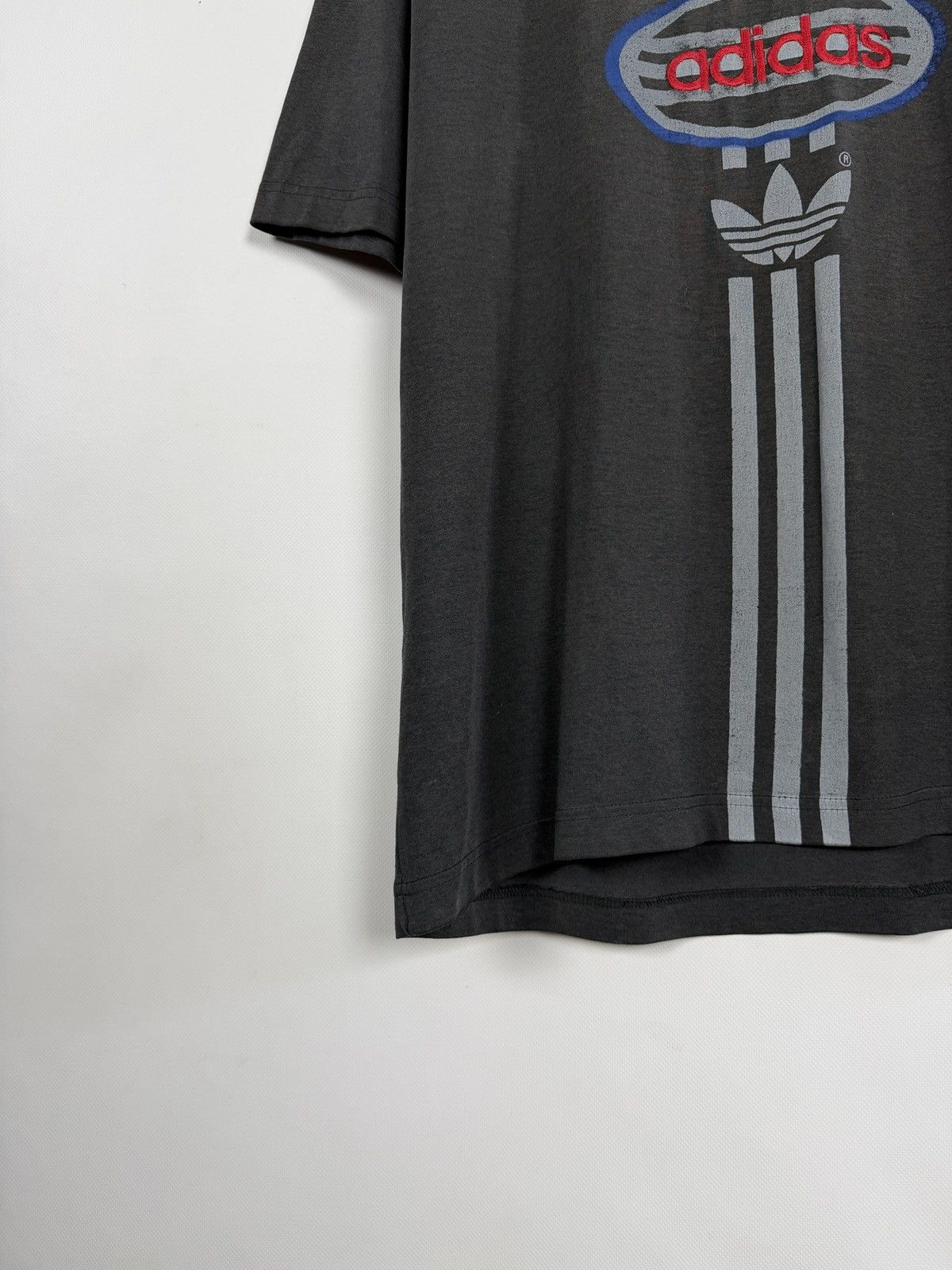 Adidas Adidas Vintage 90s T-Shirt Retro Three Stripes Trefoil Logo Size US XL / EU 56 / 4 - 4 Thumbnail