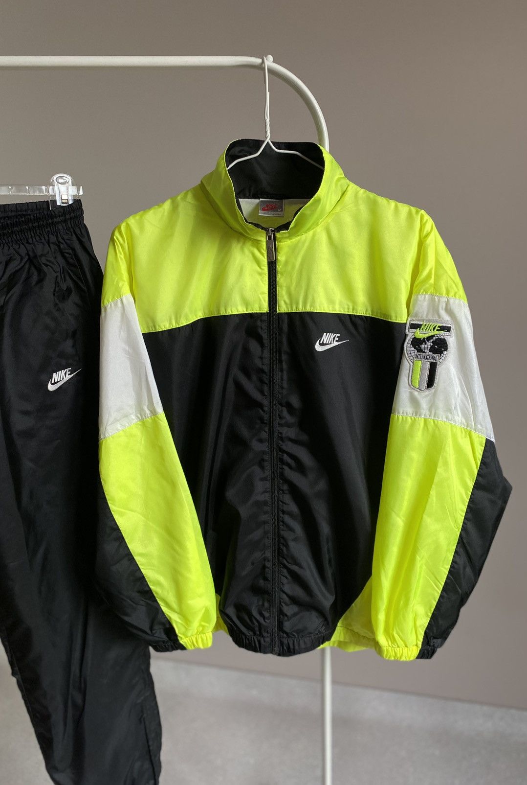 Nike M Vintage Nike International Nylon Tracksuit Jacket Pants 90 Size 48R - 2 Thumbnail