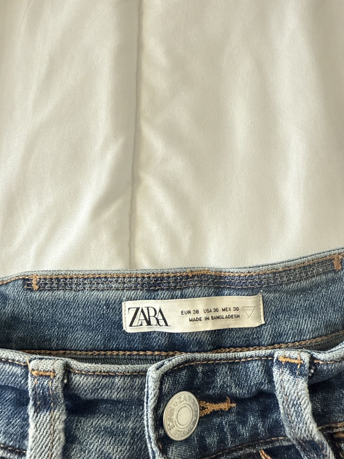 Zara Zara Blue Jeans w/ rips Size US 30 / EU 46 - 1 Thumbnail