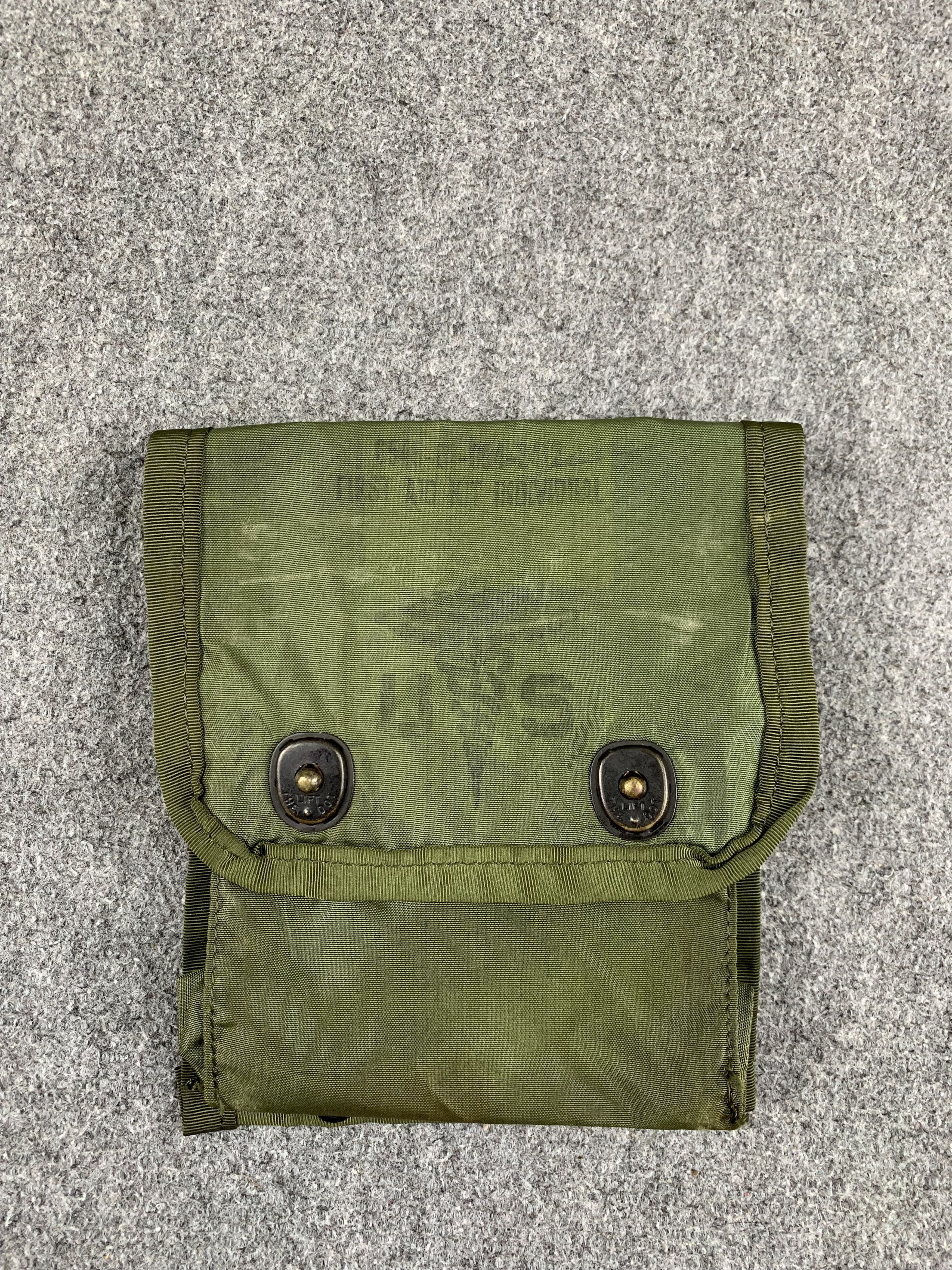Vintage Vintage Us Air Force First Aid Kit Bag BG0067 Size ONE SIZE - 1 Thumbnail