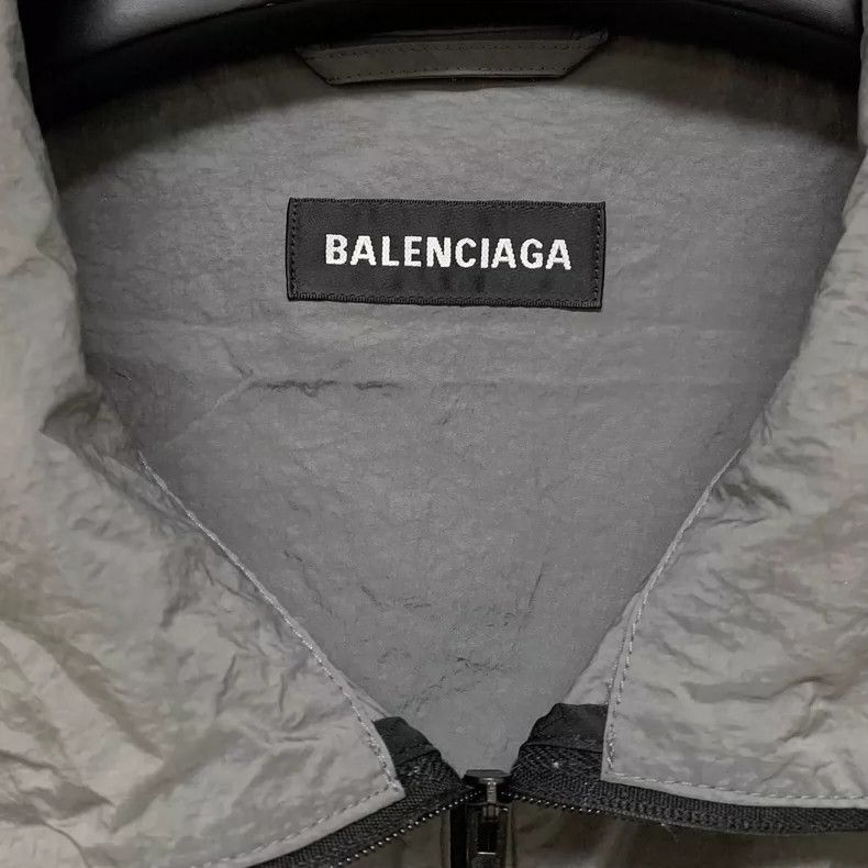 Balenciaga Balenciaga Black and grey patchwork chest logo assault jack Size US M / EU 48-50 / 2 - 3 Thumbnail