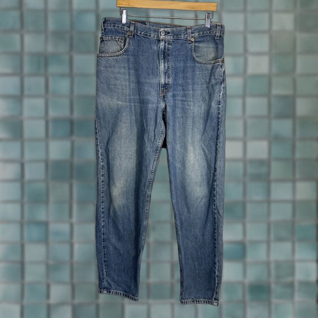 Levi's VINTAGE Levi's 560 Jeans Men's 36x34 Blue Loose Fit Tapered Leg Denim Medium Wash Size US 36 / EU 52 - 1 Thumbnail