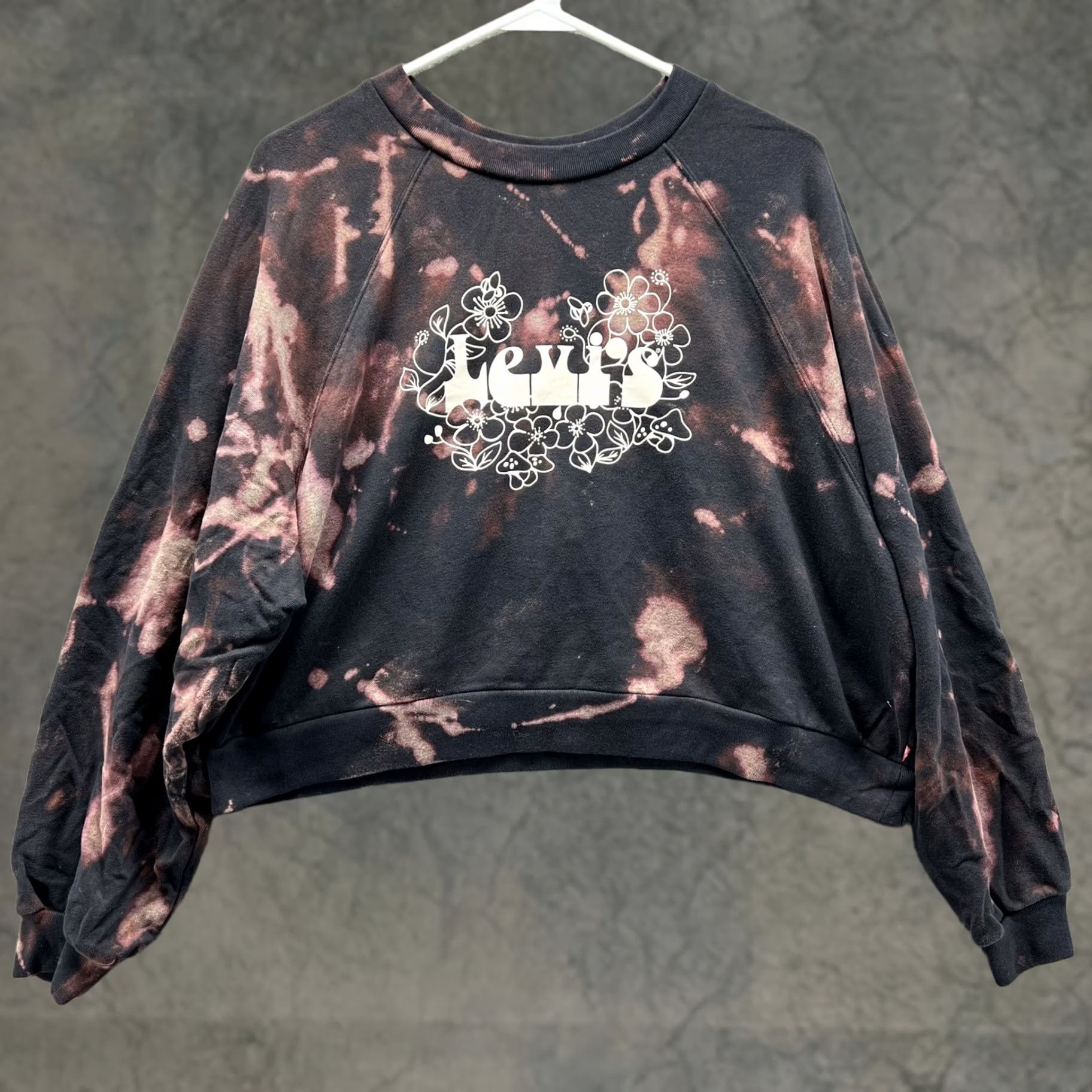 Levi's VINTAGE Levis Sweatshirt Womens Large Black Pink Bleach Flower Graphic Crewneck Pullover Size L / US 10 / IT 46 - 1 Thumbnail