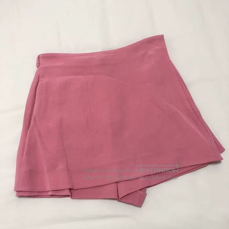Valentino Valentino Pink shorts Size 39" - 1 Thumbnail
