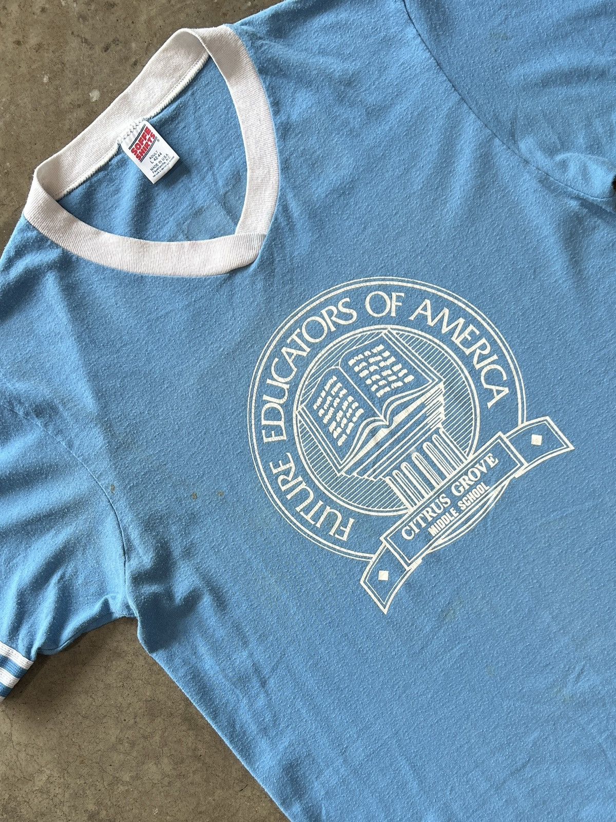 Vintage Vintage 90s Vneck Future Educators of America Tee Large Size US L / EU 52-54 / 3 - 1 Thumbnail