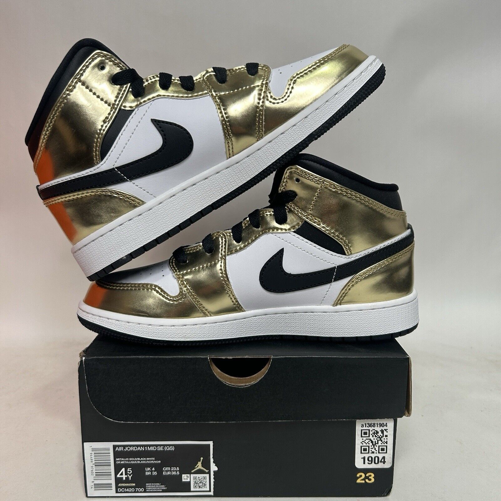 Jordan Brand Nike Air Jordan 1 Retro Mid SE “Metallic Gold” 2024 Size US 6 / IT 36 - 3 Thumbnail