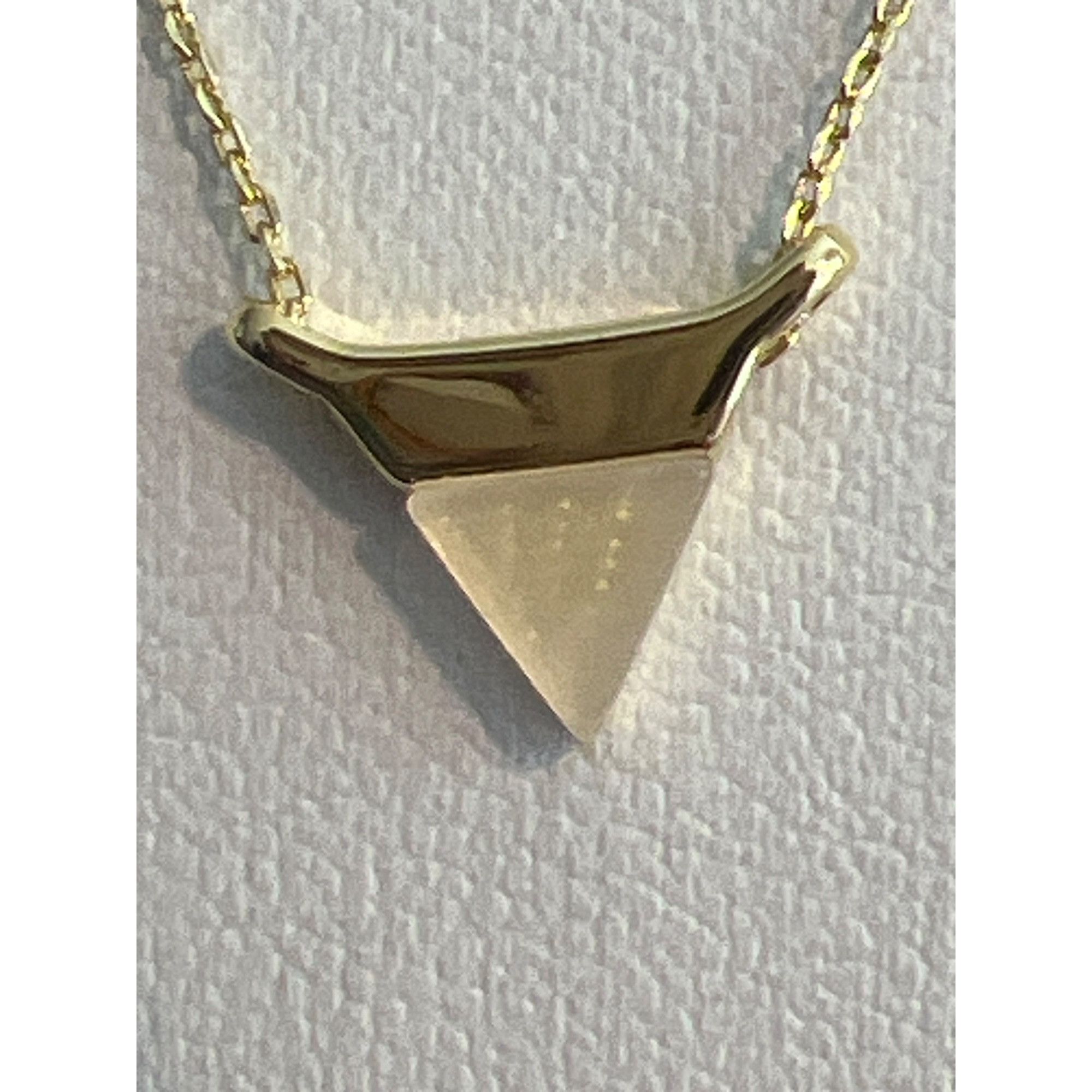 Other Uncommon James Gold Tone Necklace Triangle Pendant Delicate Size ONE SIZE - 2 Thumbnail