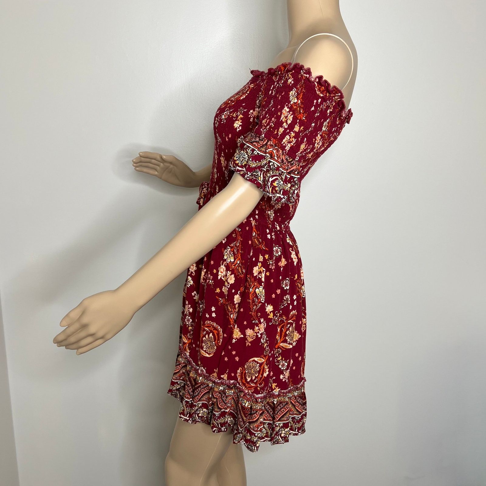 Other Band of Gypsies Red Floral Smocked Off Shoulder Dress Size S / US 4 / IT 40 - 2 Thumbnail