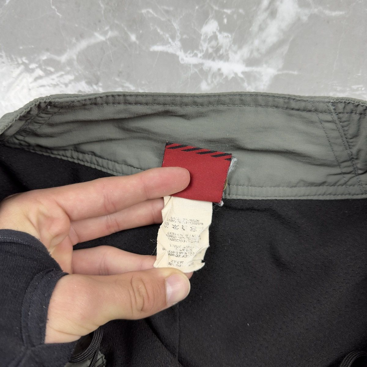 Oakley Archive☠️ Vintage Oakley Monogram Red Tab Shorts Size US 32 / EU 48 - 13 Thumbnail