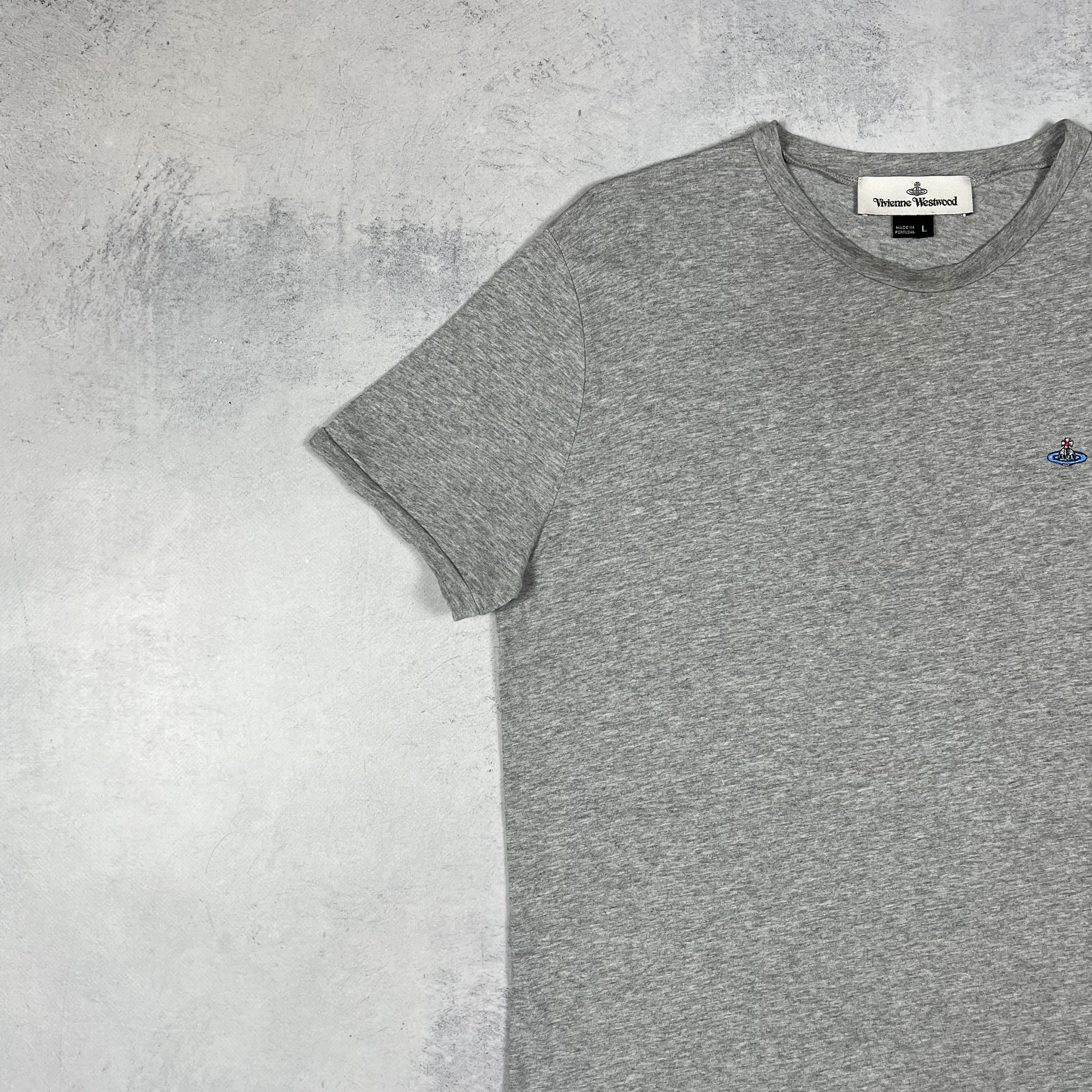 Vivienne Westwood Vivienne Westwood Y2K Orb Logo T Shirt Size US L / EU 52-54 / 3 - 7 Thumbnail