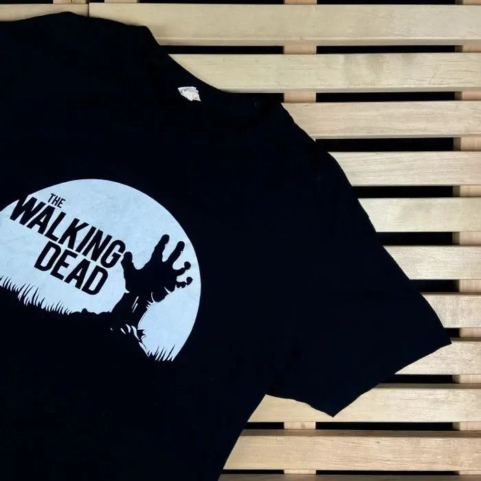 Vintage Mens Vintage T Shirt The Walking Dead Size XL Size US XL / EU 56 / 4 - 2 Thumbnail