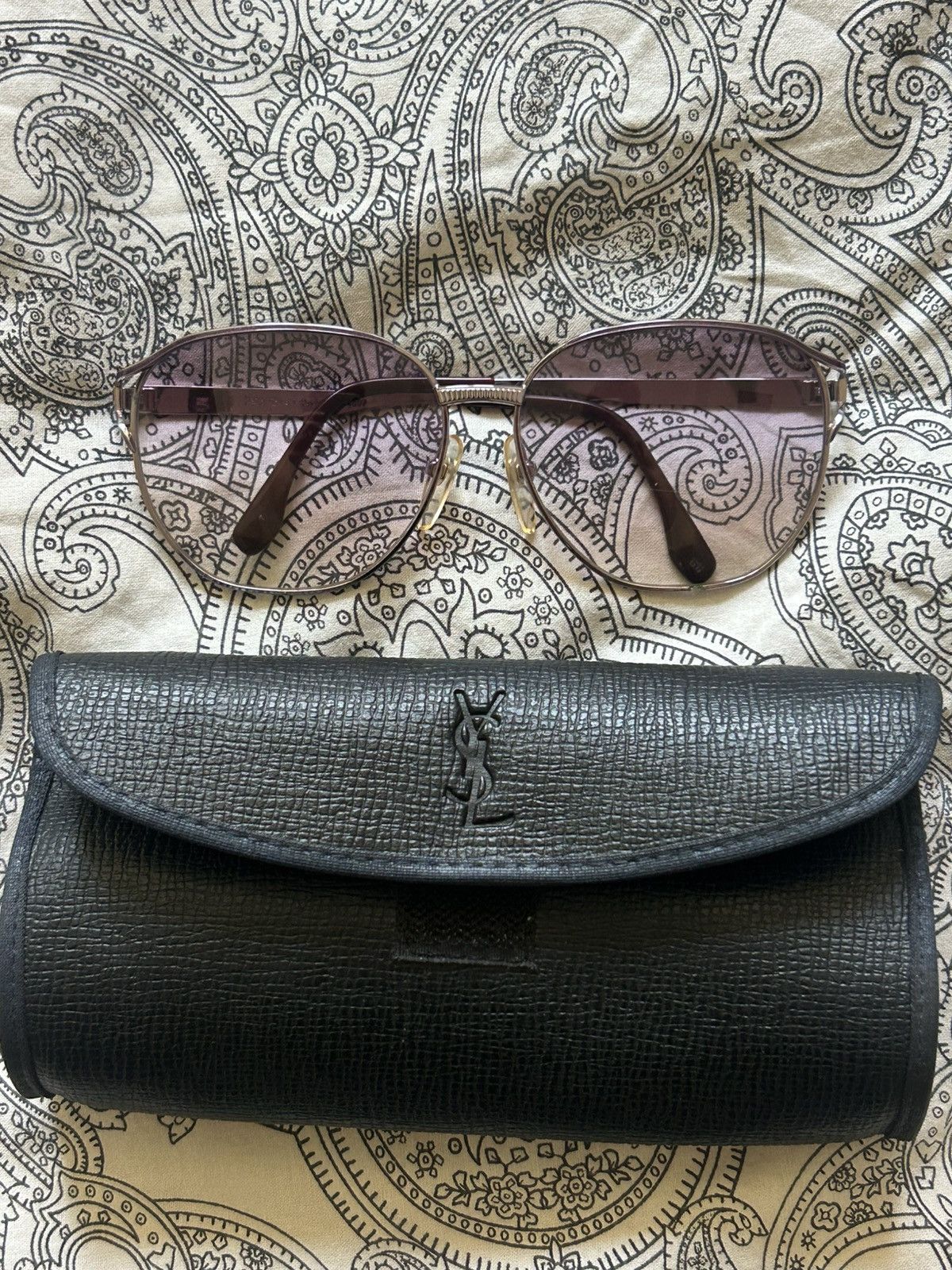 Yves Saint Laurent Yves Saint Laurent Paris 34-1607 Size ONE SIZE - 1 Thumbnail