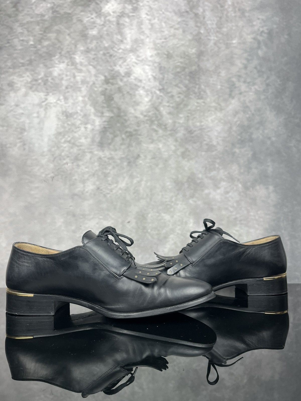 Salvatore Ferragamo Salvatore Ferragamo Women's Black Leather Oxford Size 9.5 C Size US 9.5 / IT 39.5 - 5 Thumbnail