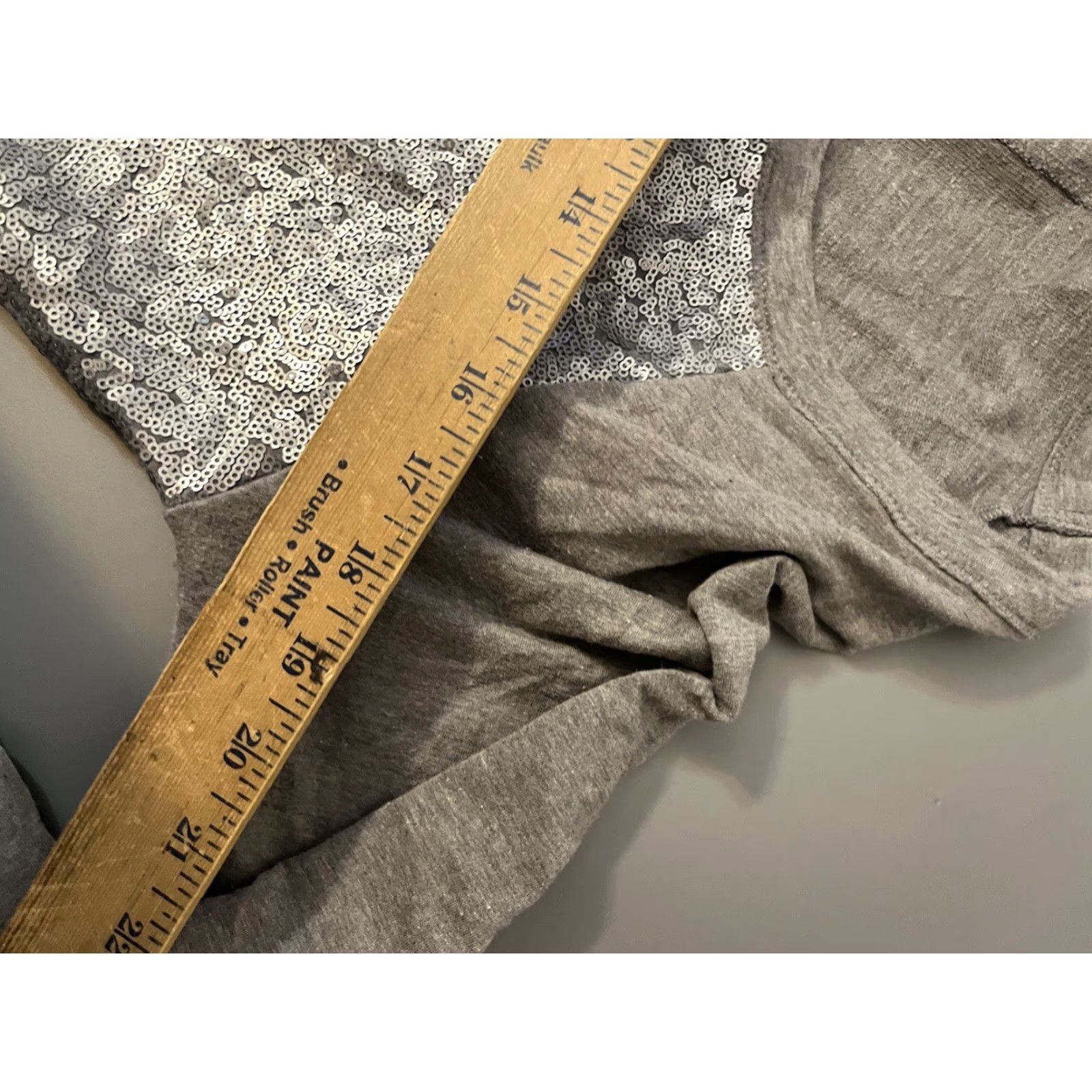 Banana Republic Banana Republic Gray With Sequin Round Neck Long Sleeve Sweater Women's M Size M / US 6-8 / IT 42-44 - 5 Thumbnail