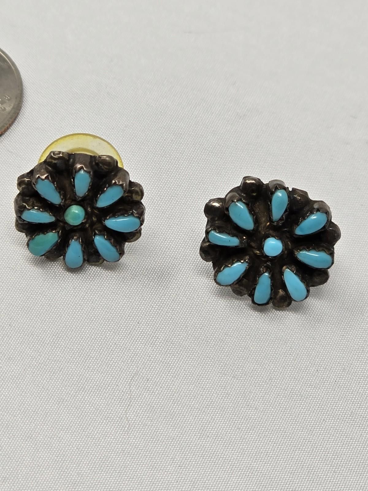 Other Zuni Sterling Silver Needlepoint Turquoise earrings flower Size ONE SIZE - 1 Thumbnail