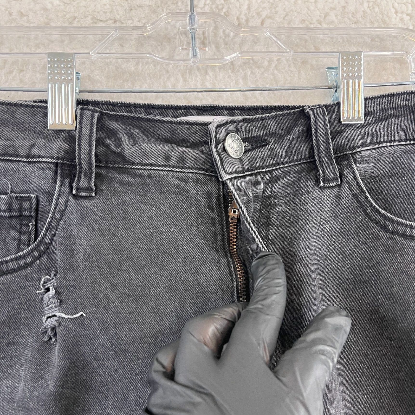Vintage Carly Jean Black Denim Josie Distressed Straight Jeans Womens High-Rise Size 15-32 waist Size 36" / US 14 / IT 50 - 6 Thumbnail