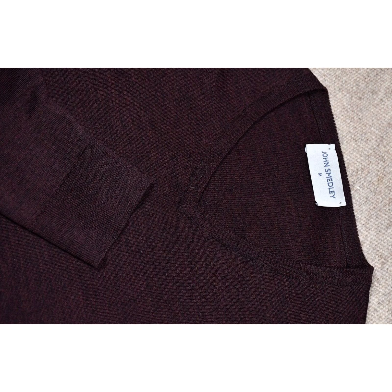 John Smedley John Smedley Sweater Men's M England Merino Wool V-Neck Pullover Brown Solid 100% Merino Wool Classic Fit Casual Dress Shirt Size US M / EU 48-50 / 2 - 7 Thumbnail