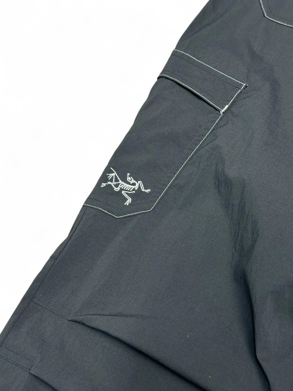 Arc'teryx Vintage Arc’teryx Tech Shell Cargo Pants Outdoor Hiking Gray Size 28" / US 6 / IT 42 - 6 Thumbnail