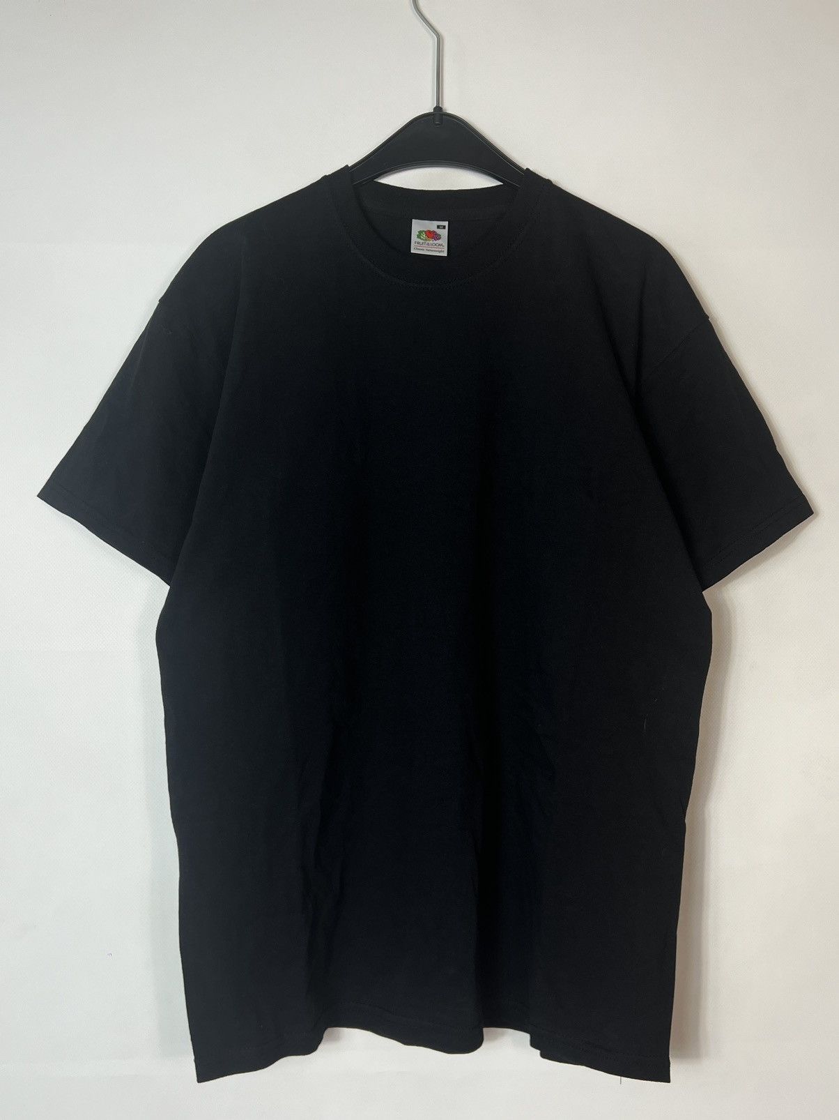 Fruit Of The Loom Blanked tee Fruit Of The Loom crewneck black t-shirt Size US M / EU 48-50 / 2 - 1 Thumbnail